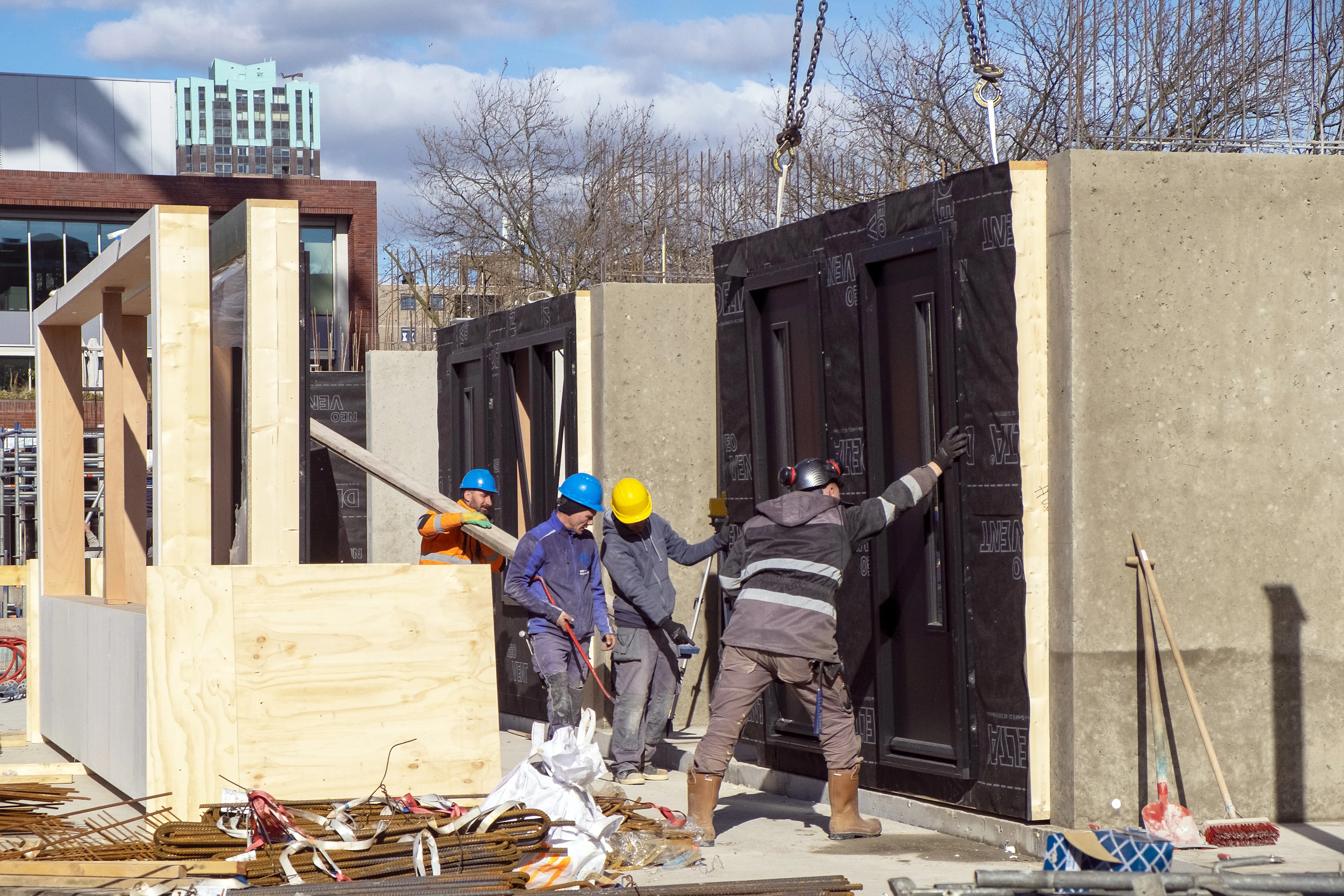 Meeste huiseigenaren voor nieuwbouw op landbouwgrond en bouwplicht grondeigenaren