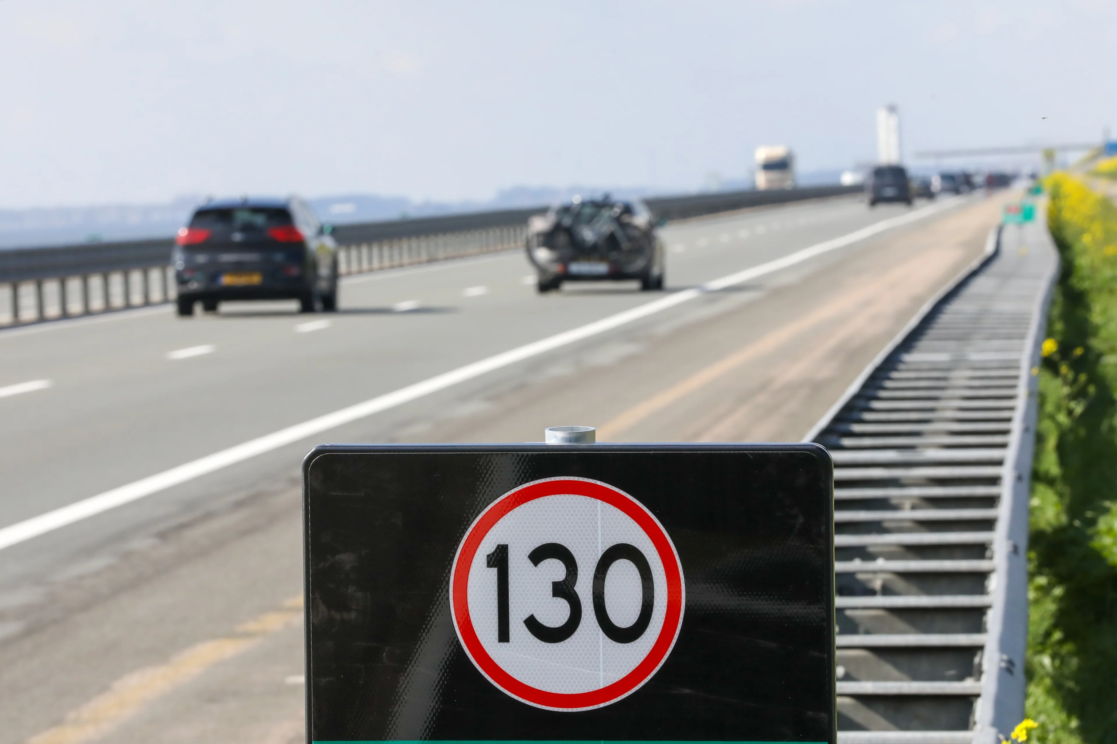 Afsluitdijk dicht door technische storing
