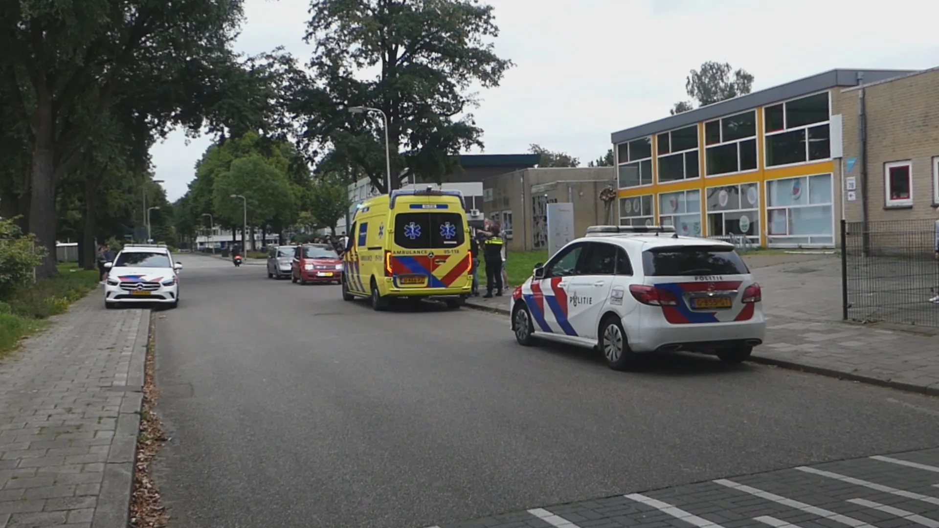 Weer raakt kind gewond na val door dak bij school in Enschede