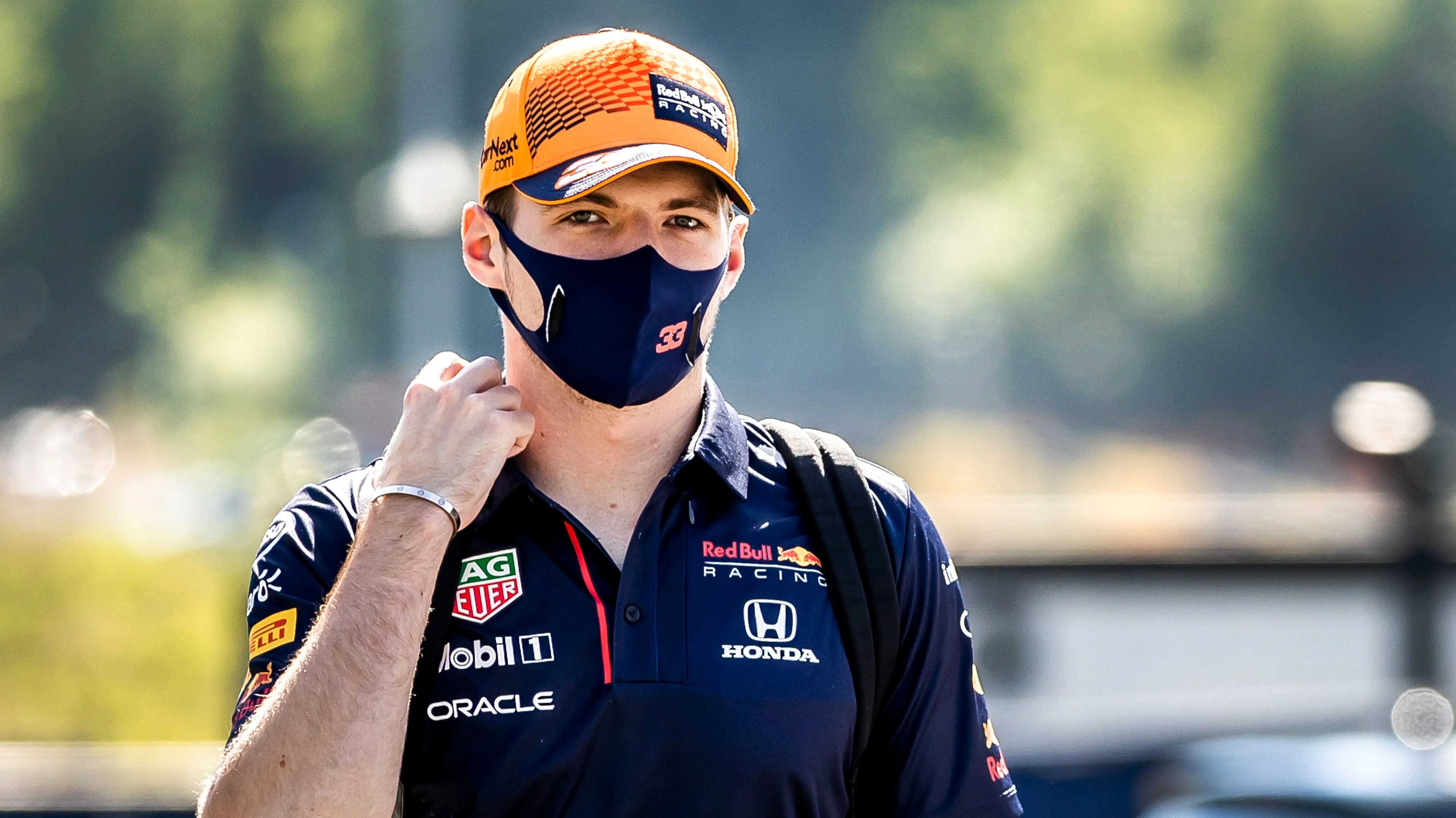 Verstappen niet eens met drie plekken gridstraf voor crash met Hamilton