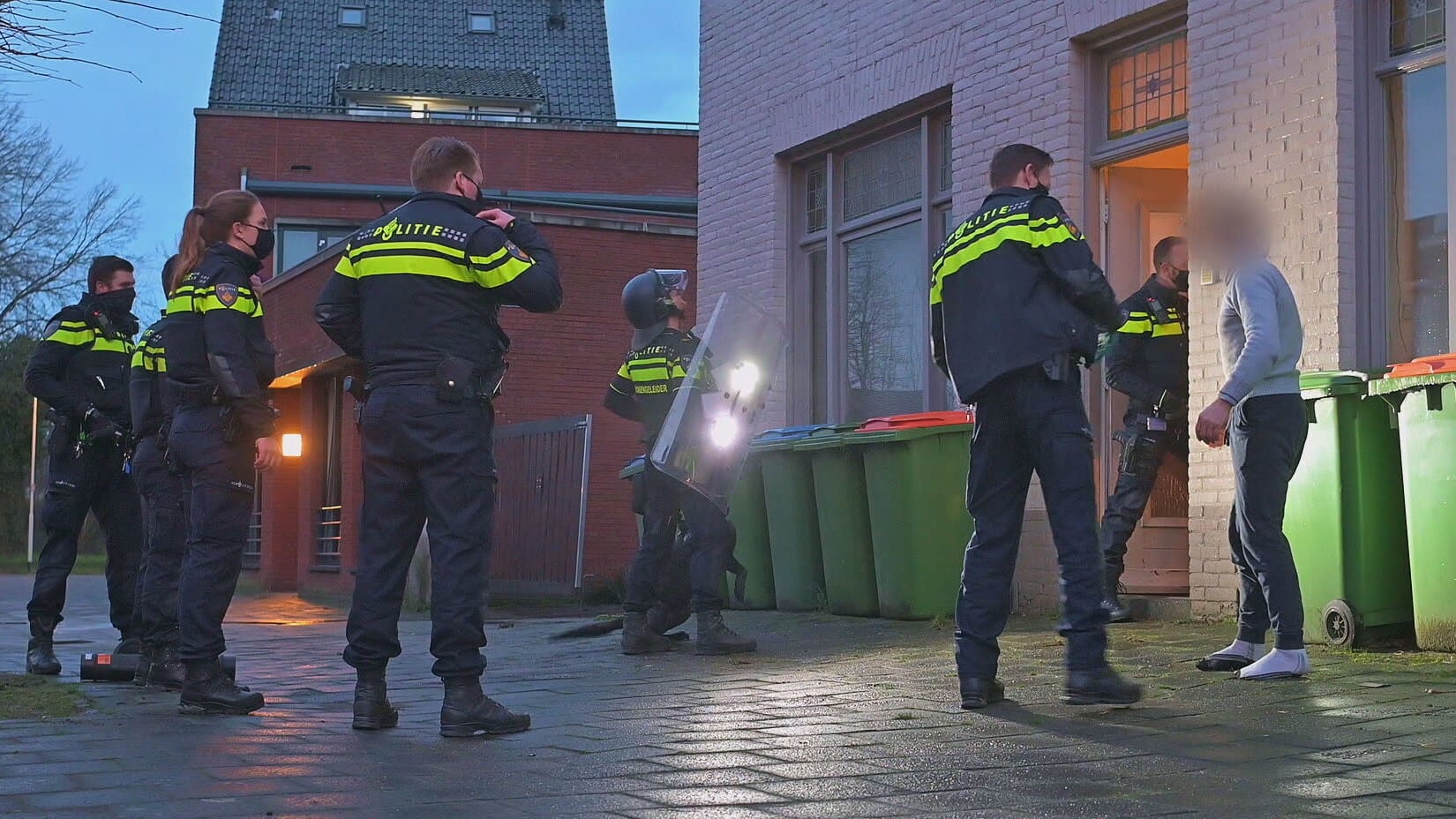 Willekeurige voorbijganger in Breda neergestoken