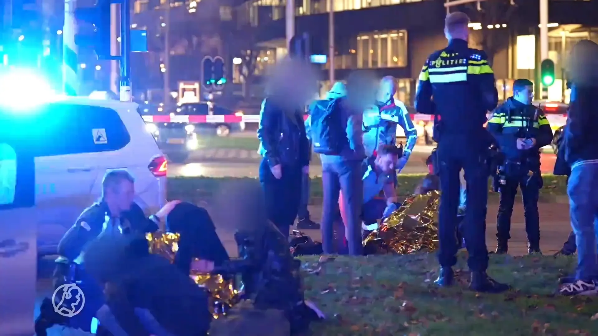 Automobilist rijdt groep mensen aan bij station Eindhoven, vier gewonden