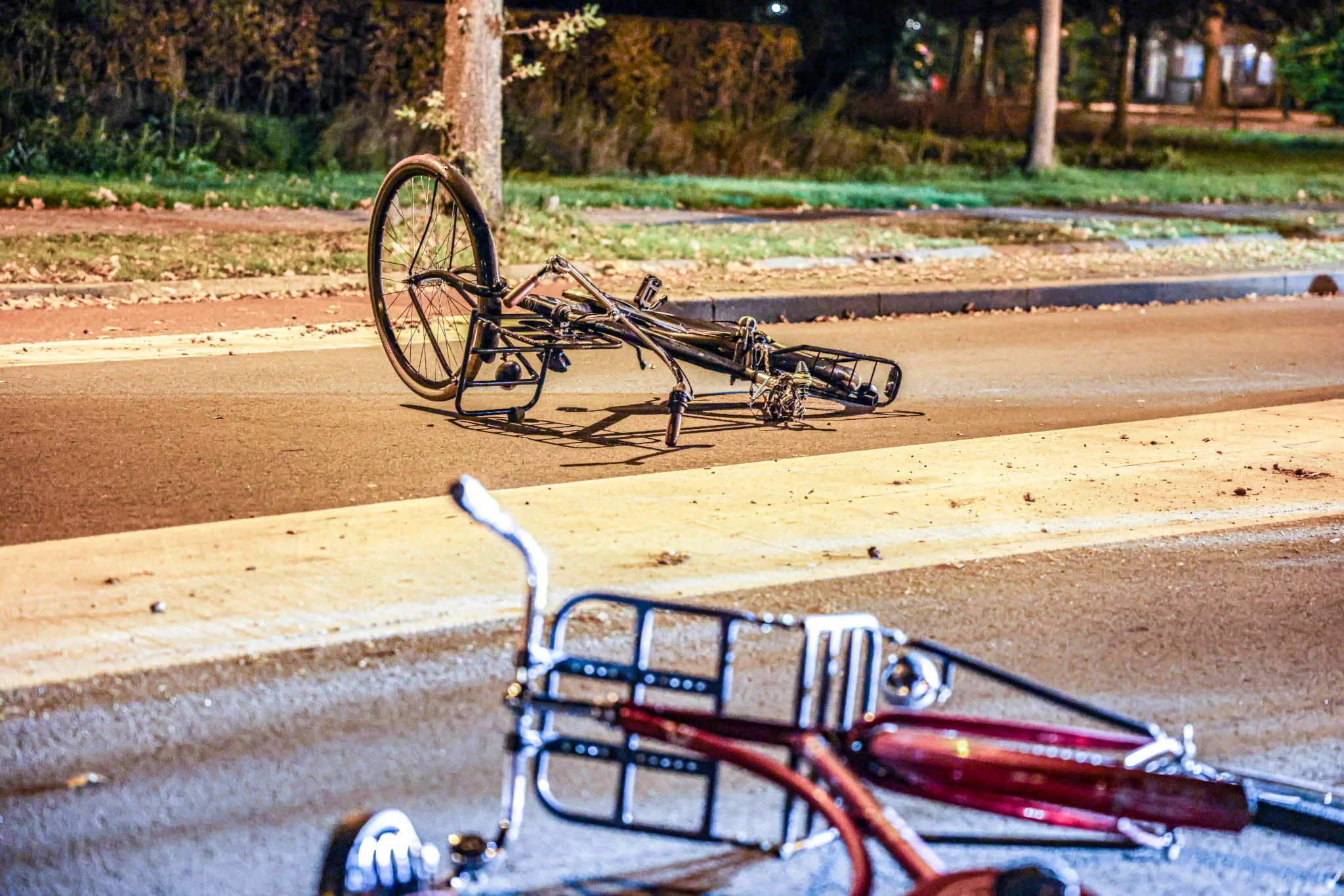 Twee fietsers aangereden in Amersfoort, automobilist slaat op de vlucht
