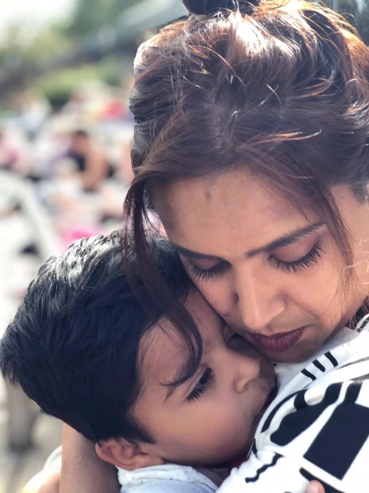 Warsha zag hoe gier baby verwondde in Avifauna: 'Het gezichtje lag open'