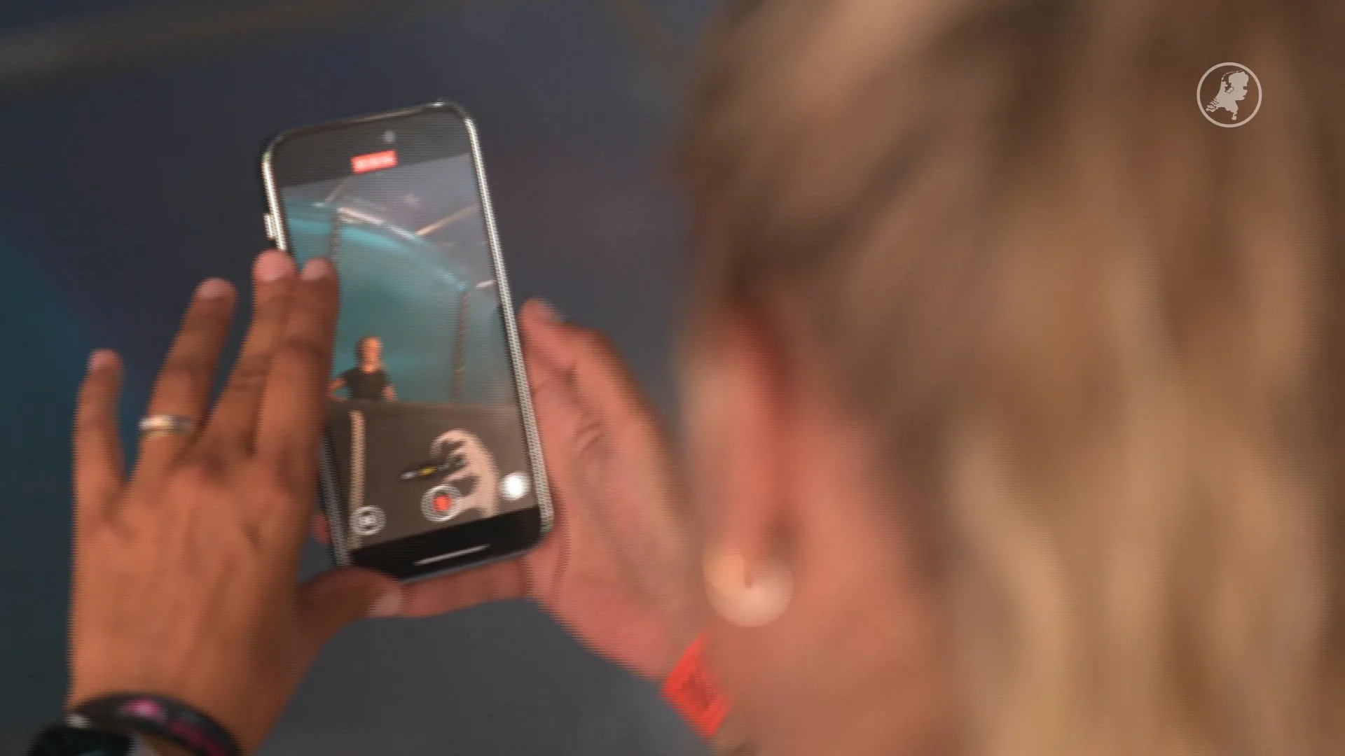 Nog maar 13 jaar oud, maar dj's Tess en Jayson draaien op Decibel