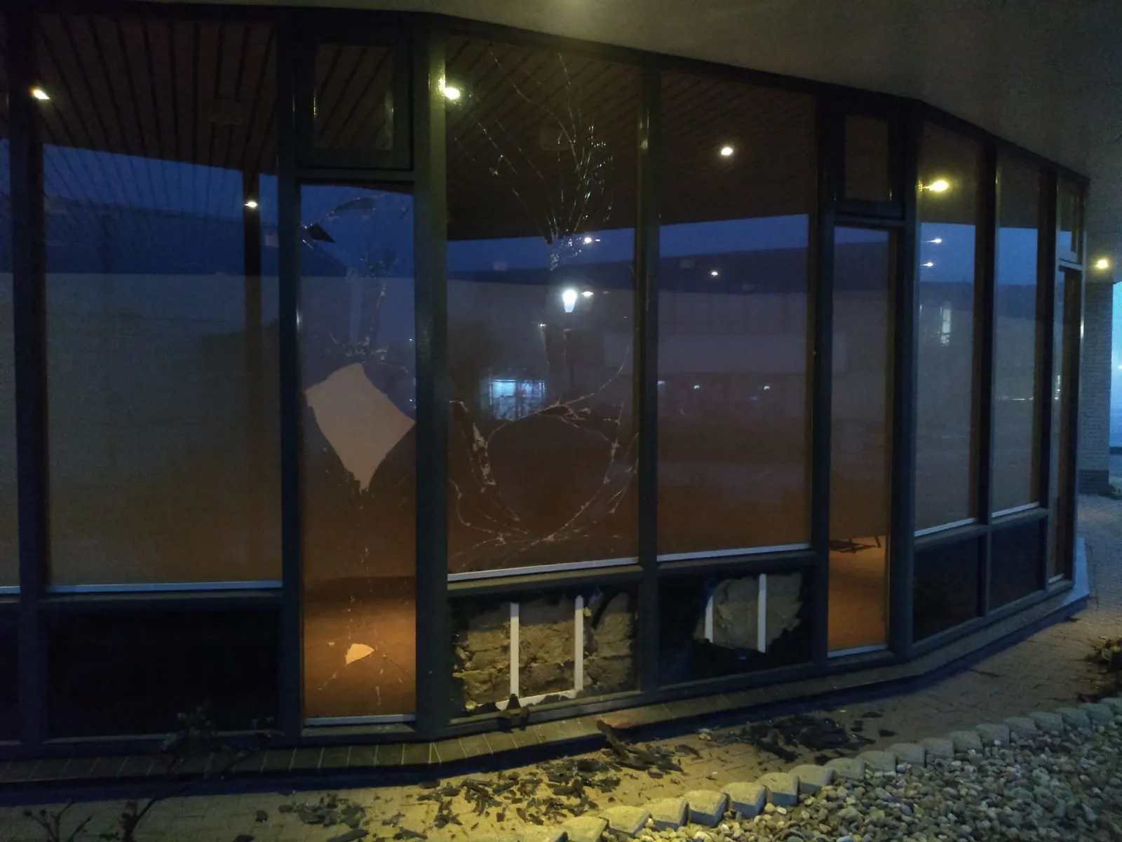 Explosief afgegaan bij GGD-coronateststraat in Bovenkarspel