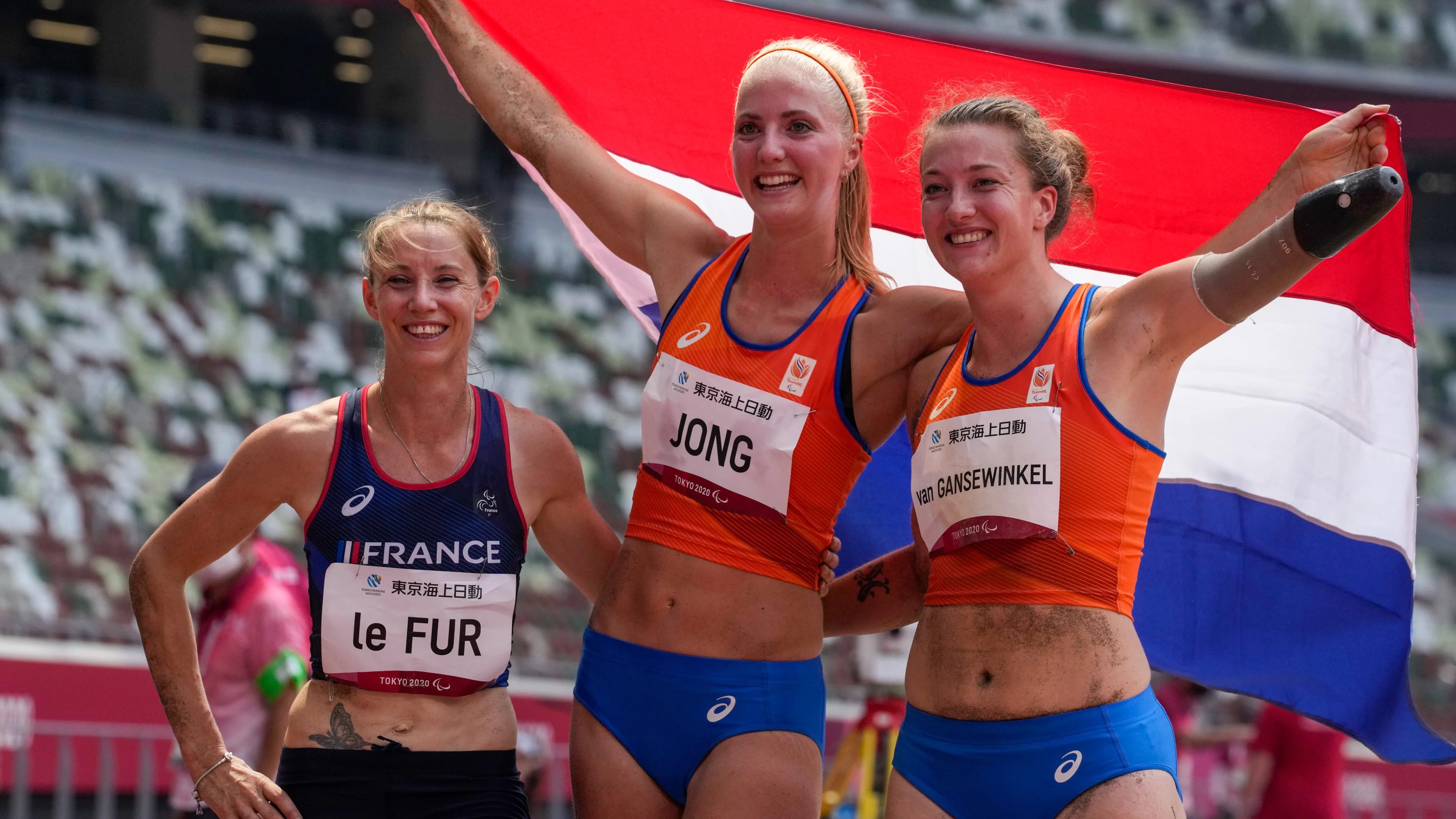 Fleur Jong pakt goud bij verspringen, brons voor Van Gansewinkel