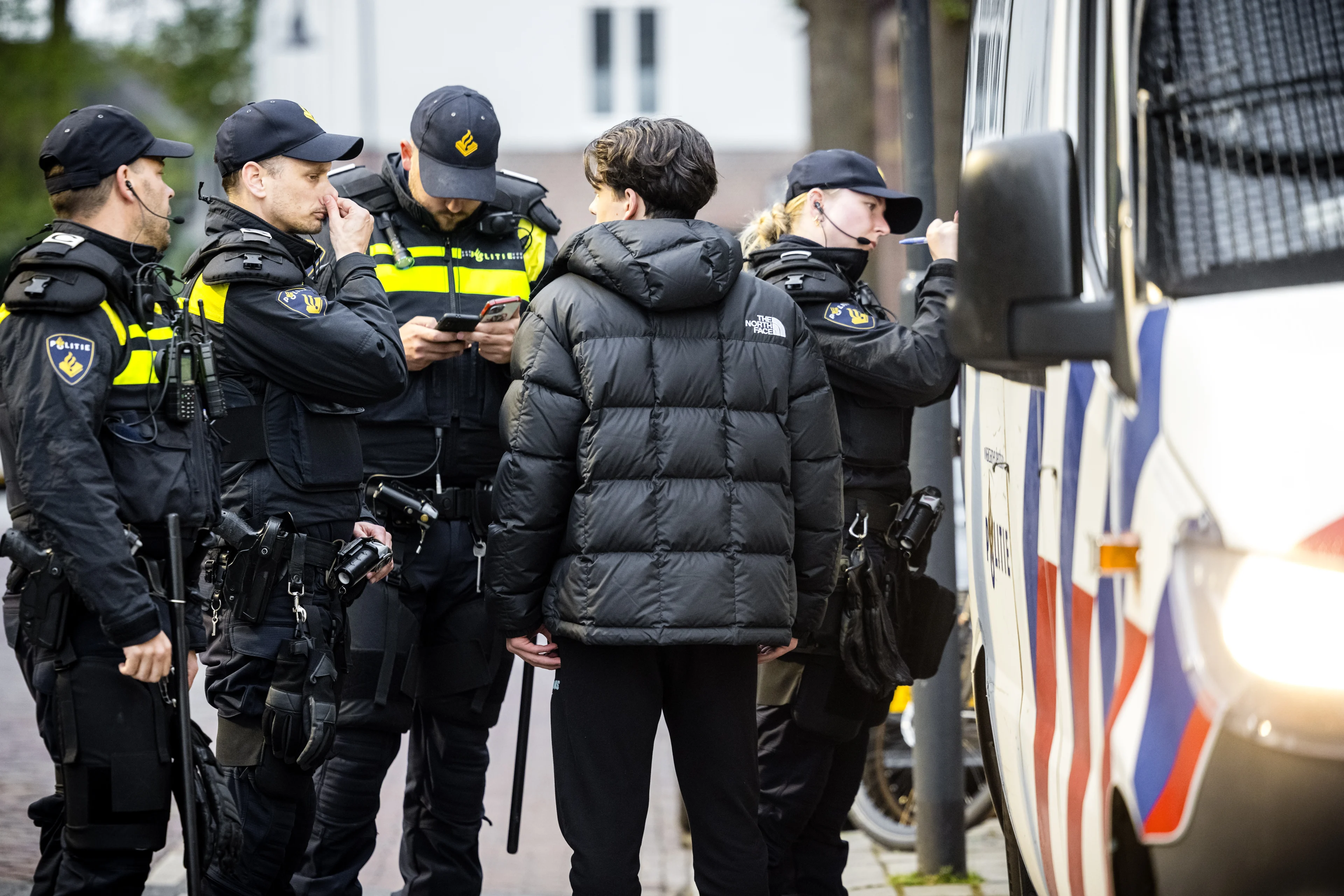 Veel politie bij informatiebijeenkomst over asielzoekerscentrum in Uden