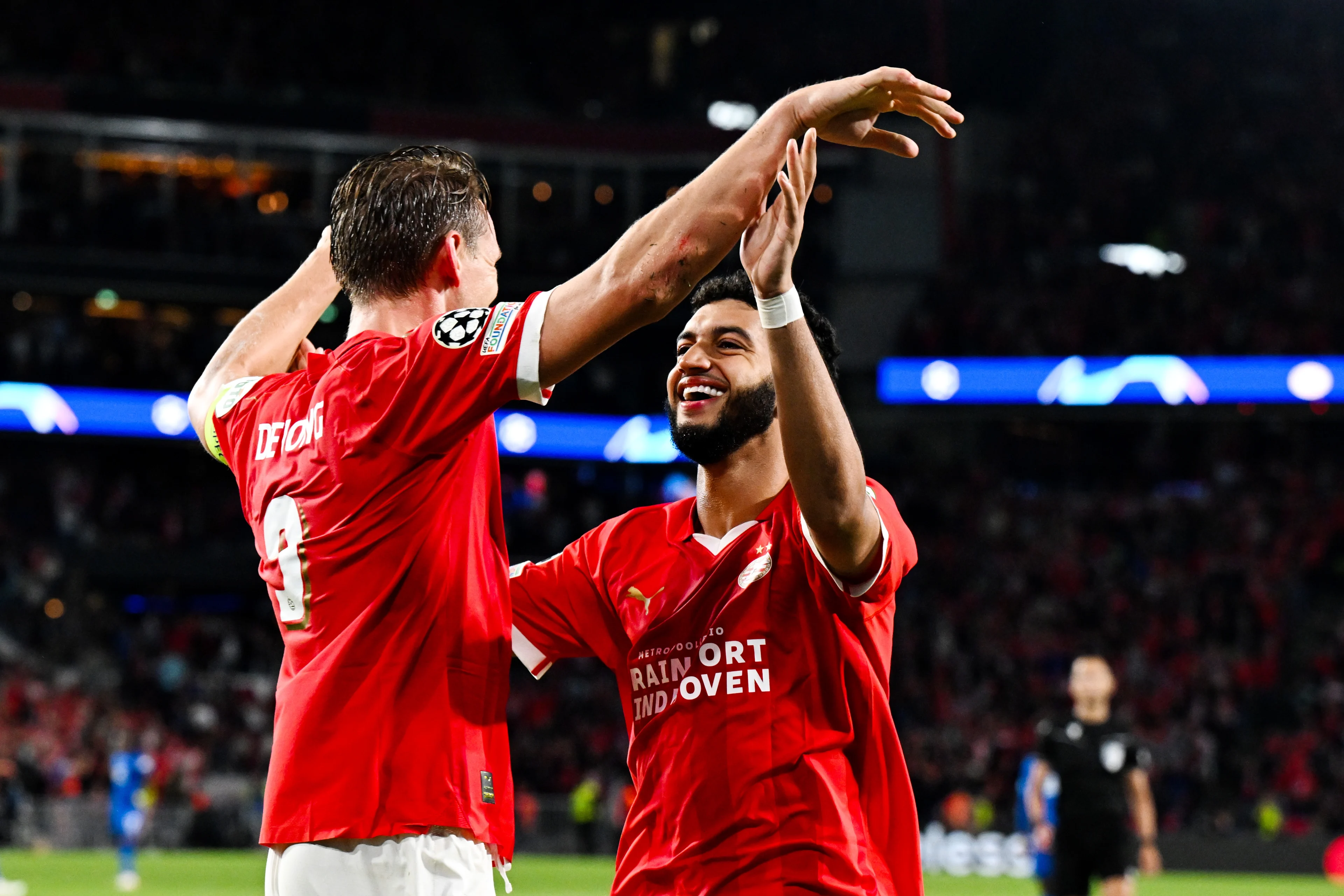 PSV na ruime zege op Rangers naar groepsfase Champions League