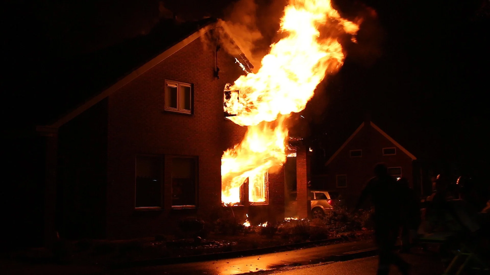 Dode aangetroffen na woningbrand in Wedde