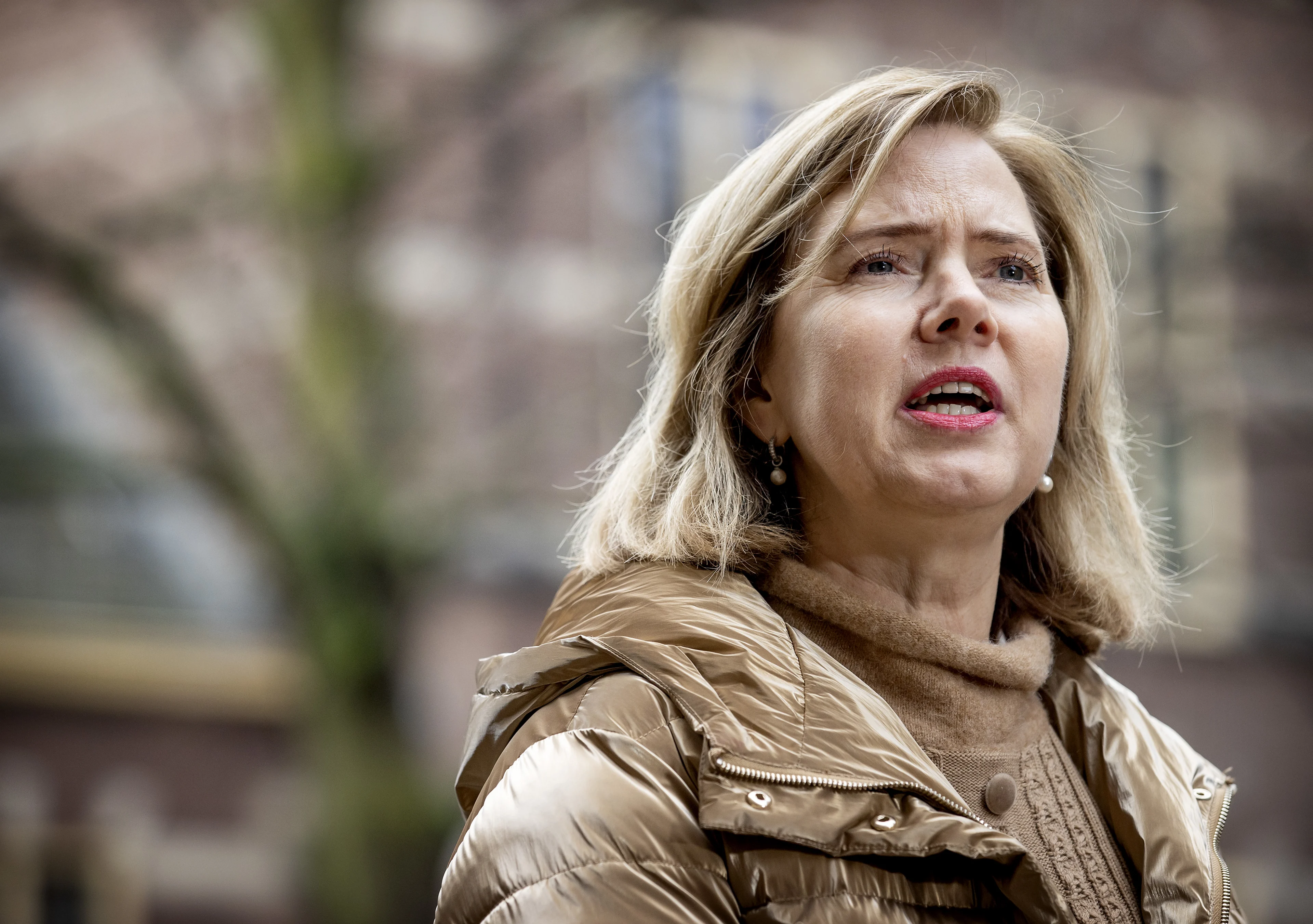 Minister Van Nieuwenhuizen heeft 'nooit kritische vragen willen voorkomen'