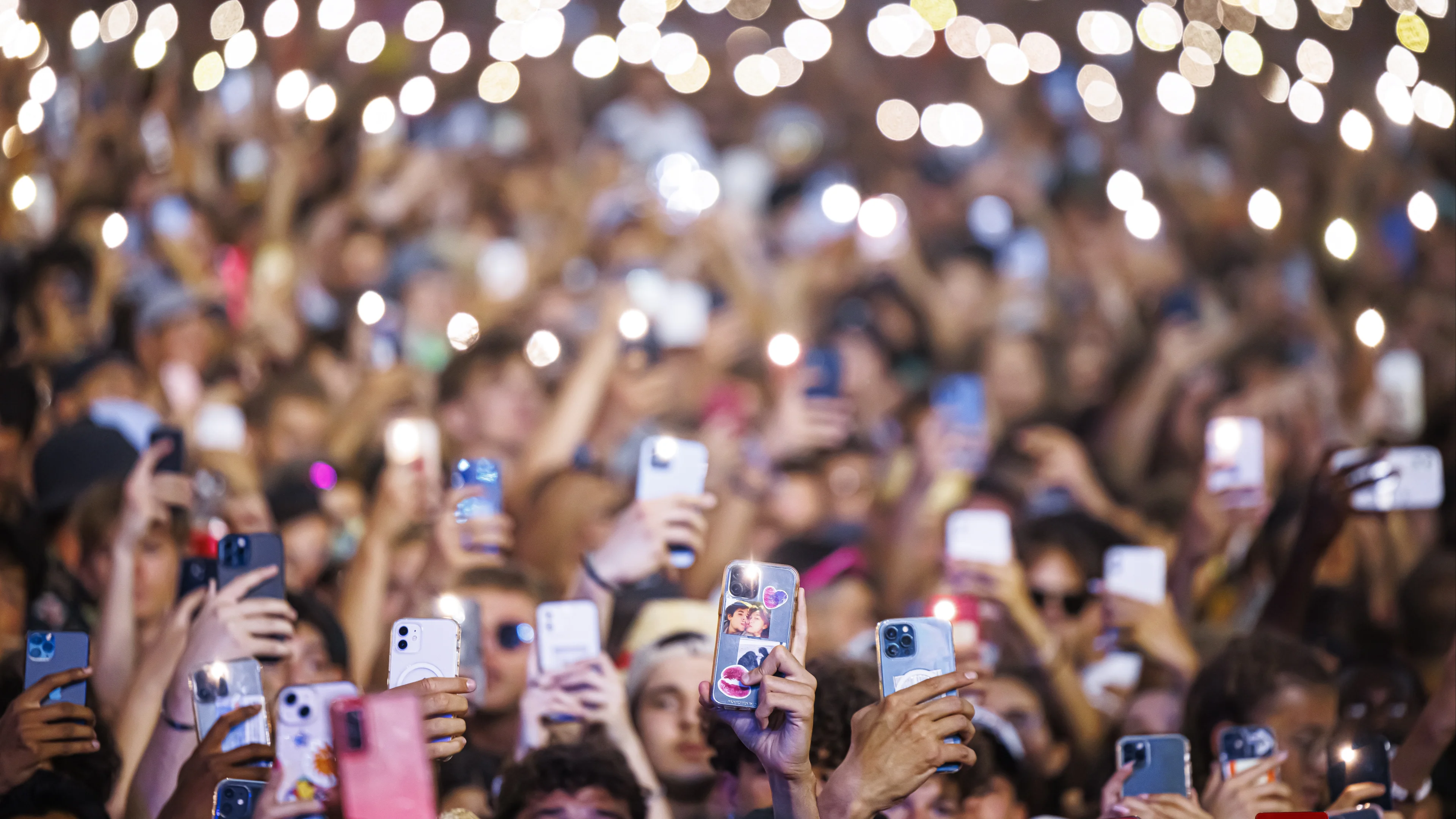 Hoe overleef je de vakantie zonder scherm? Gedragspsychologe Mariska geeft tips
