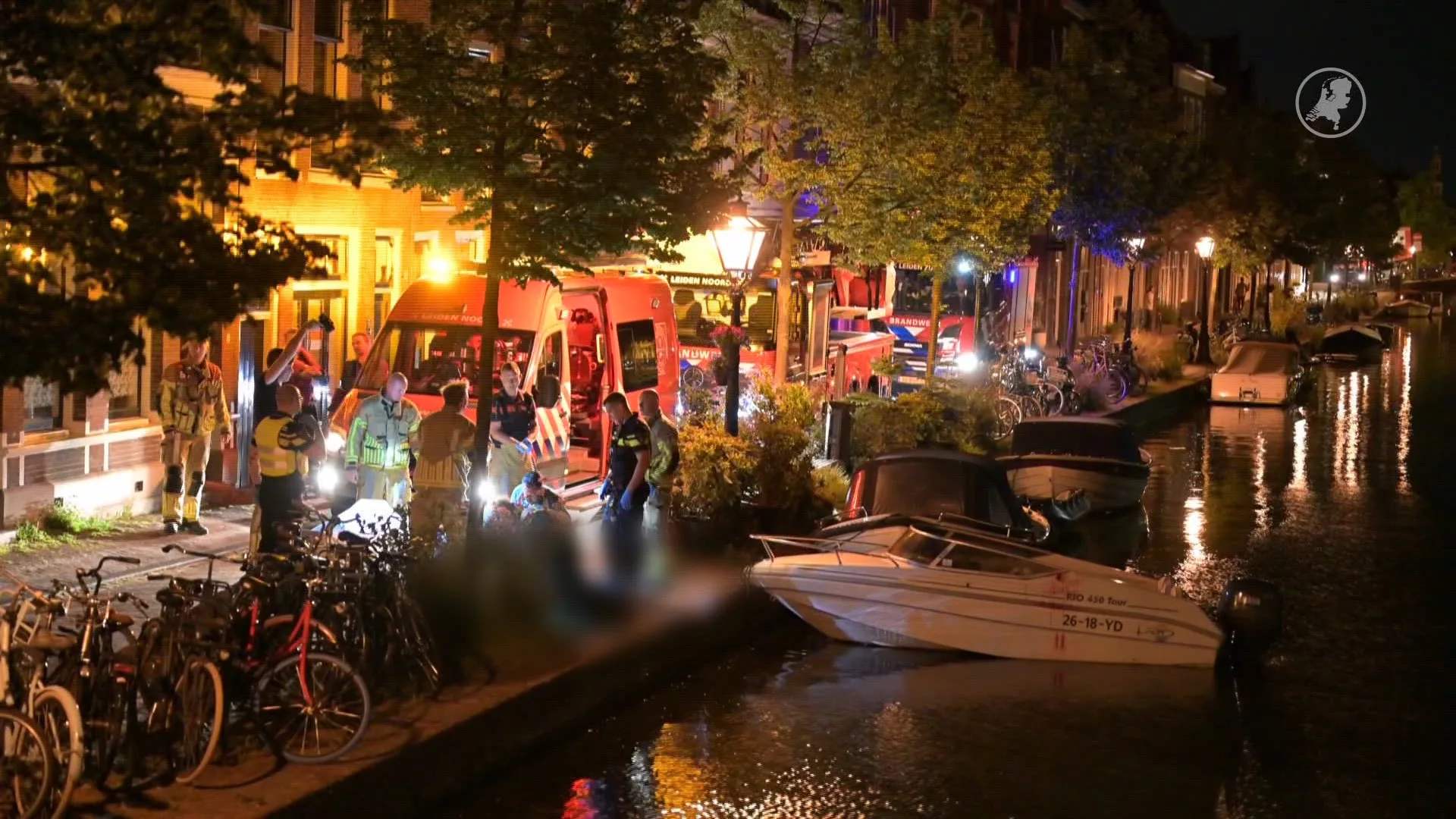 Zwaargewonde man na ongeluk met speedboot in Leiden