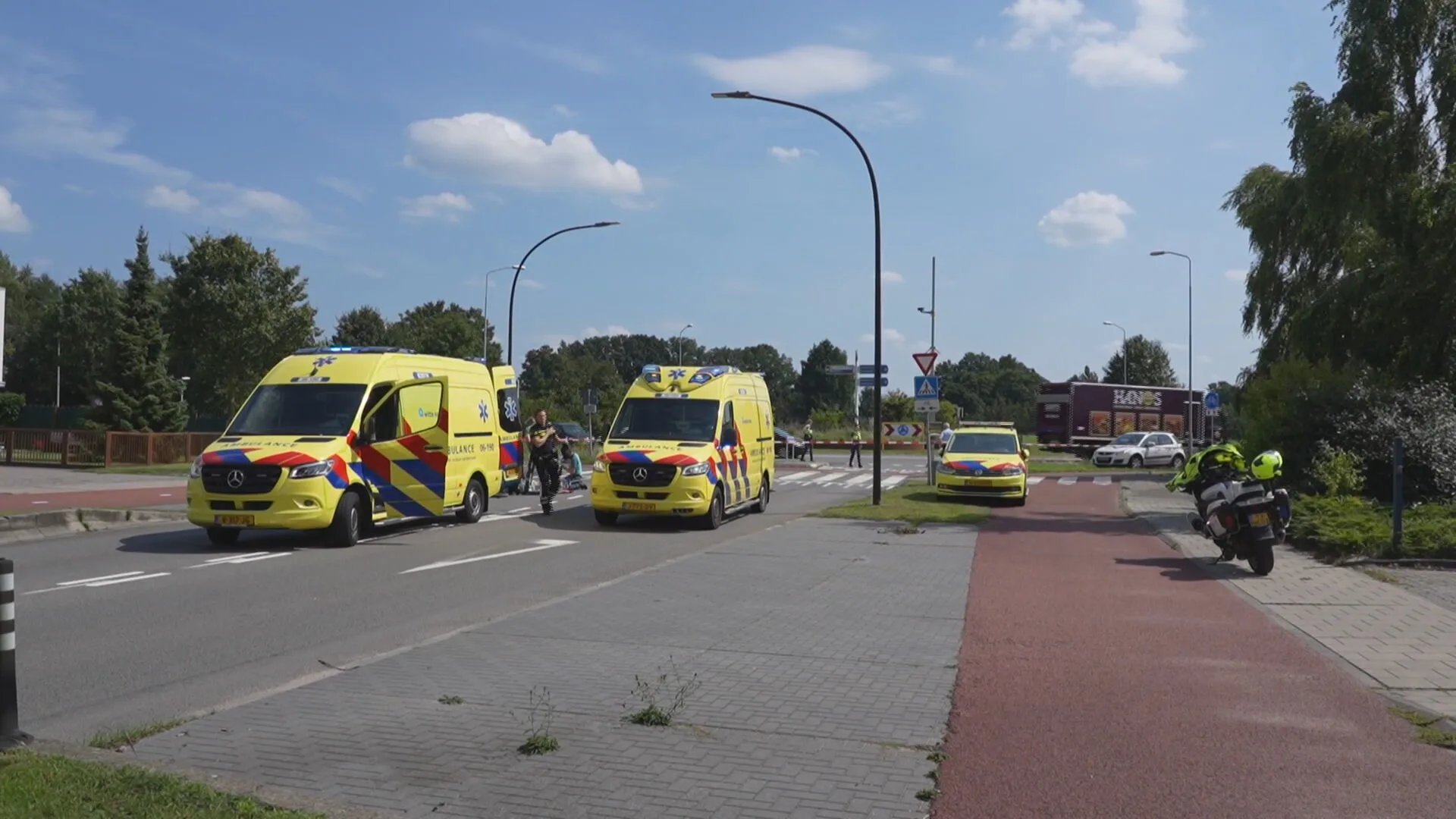 Fietser overleden na botsing met vrachtwagen in Harderwijk