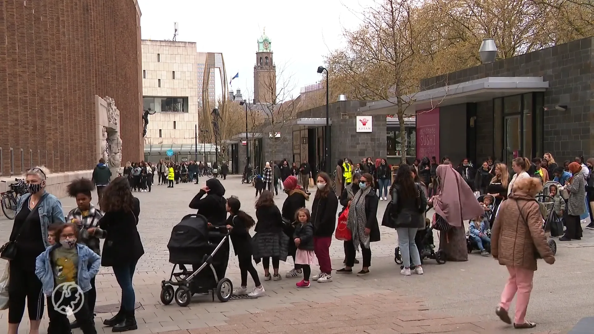 Enorme rij voor Primark op eerste openingsdag: 'Ik heb eigenlijk niets nodig'