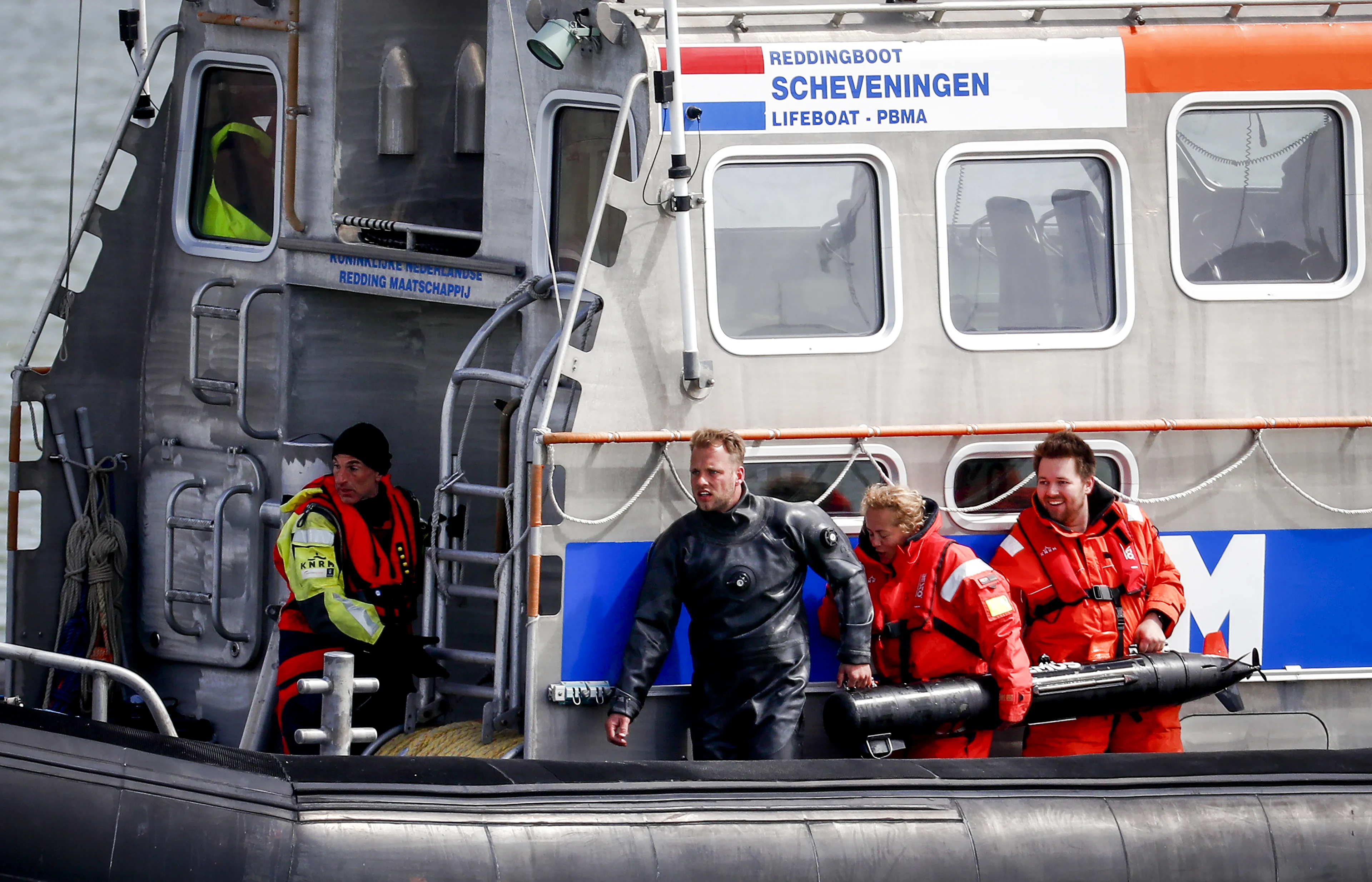 Zoektocht naar lichaam vijfde surfer in Scheveningen hervat