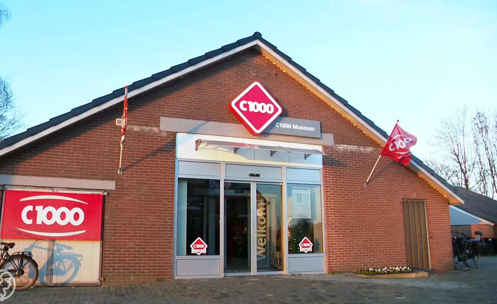 C1000-supermarkten al jaren verdwenen maar Gerard heeft heel museum in zijn schuur