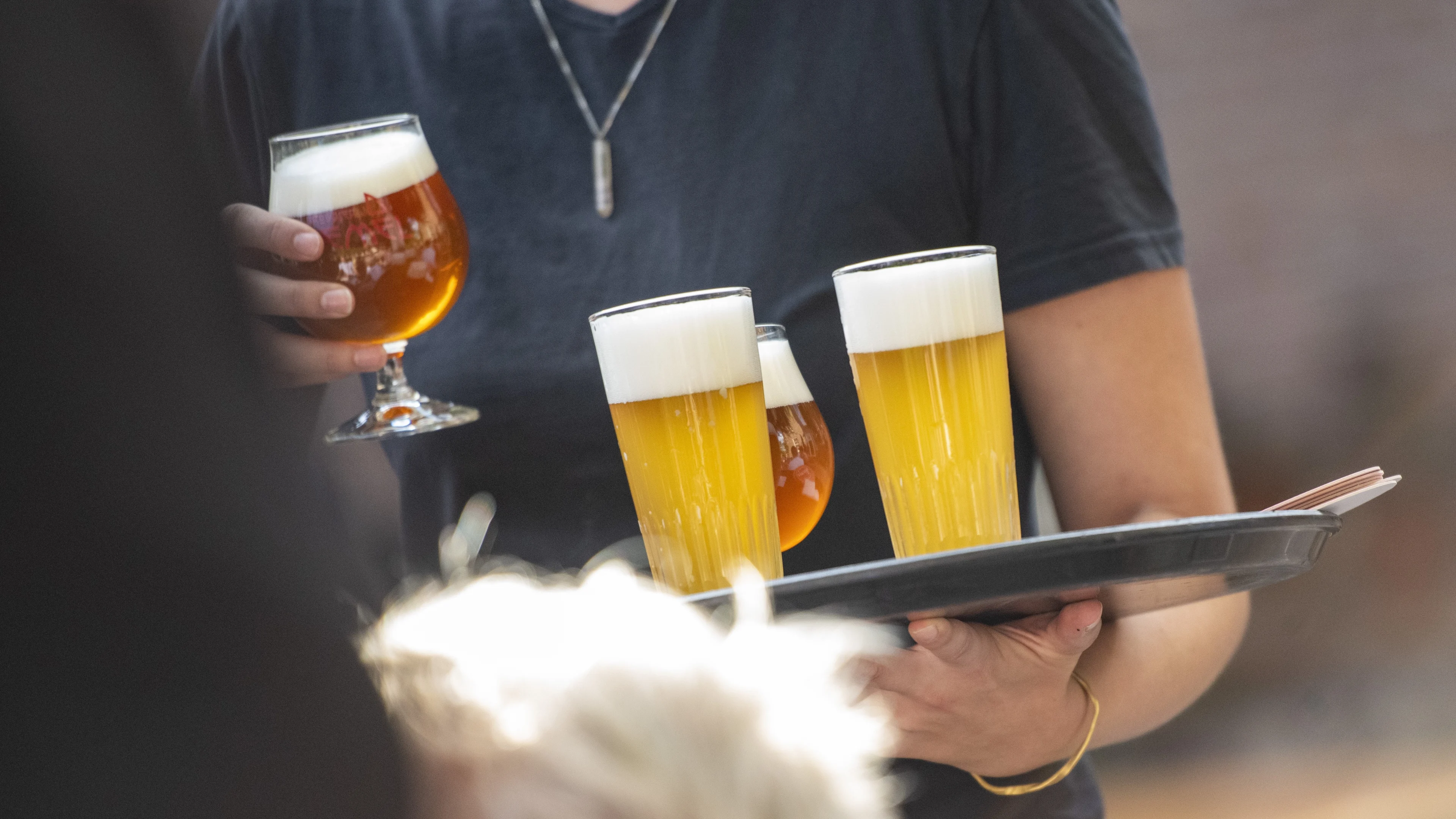 Drie Rotterdamse horecazaken gesloten wegens niet naleven coronamaatregelen