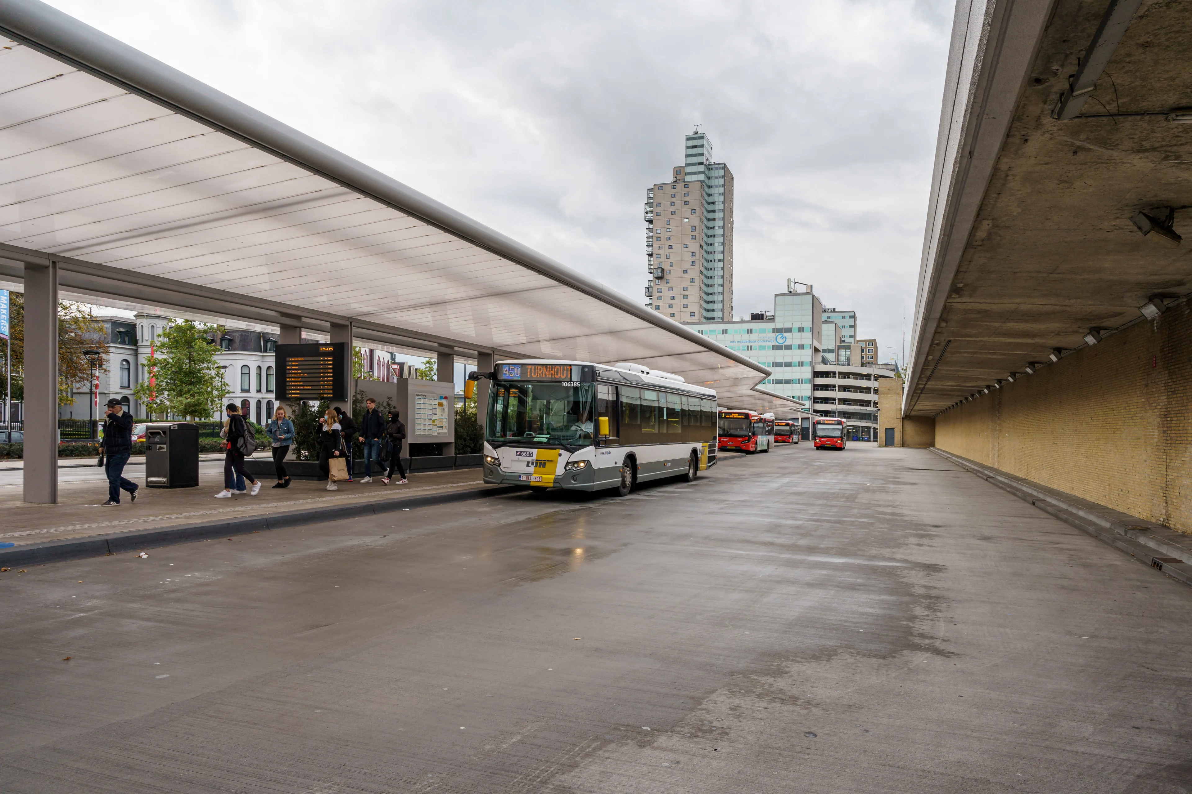 Bussen in Tilburg rijden weer na staking chauffeurs