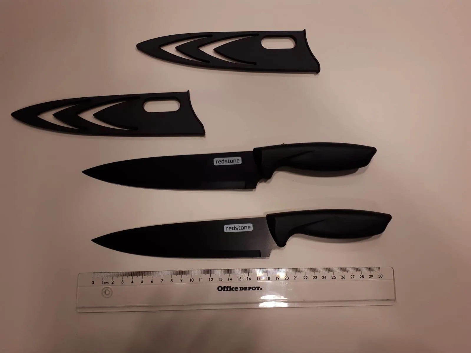 Burgemeester Zaanstad roept winkels op: 'Verkoop geen messen aan kinderen'