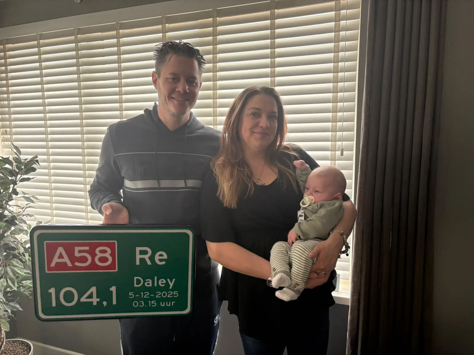 Baby Daley komt ter wereld op A58 en krijgt opvallend kraamcadeau