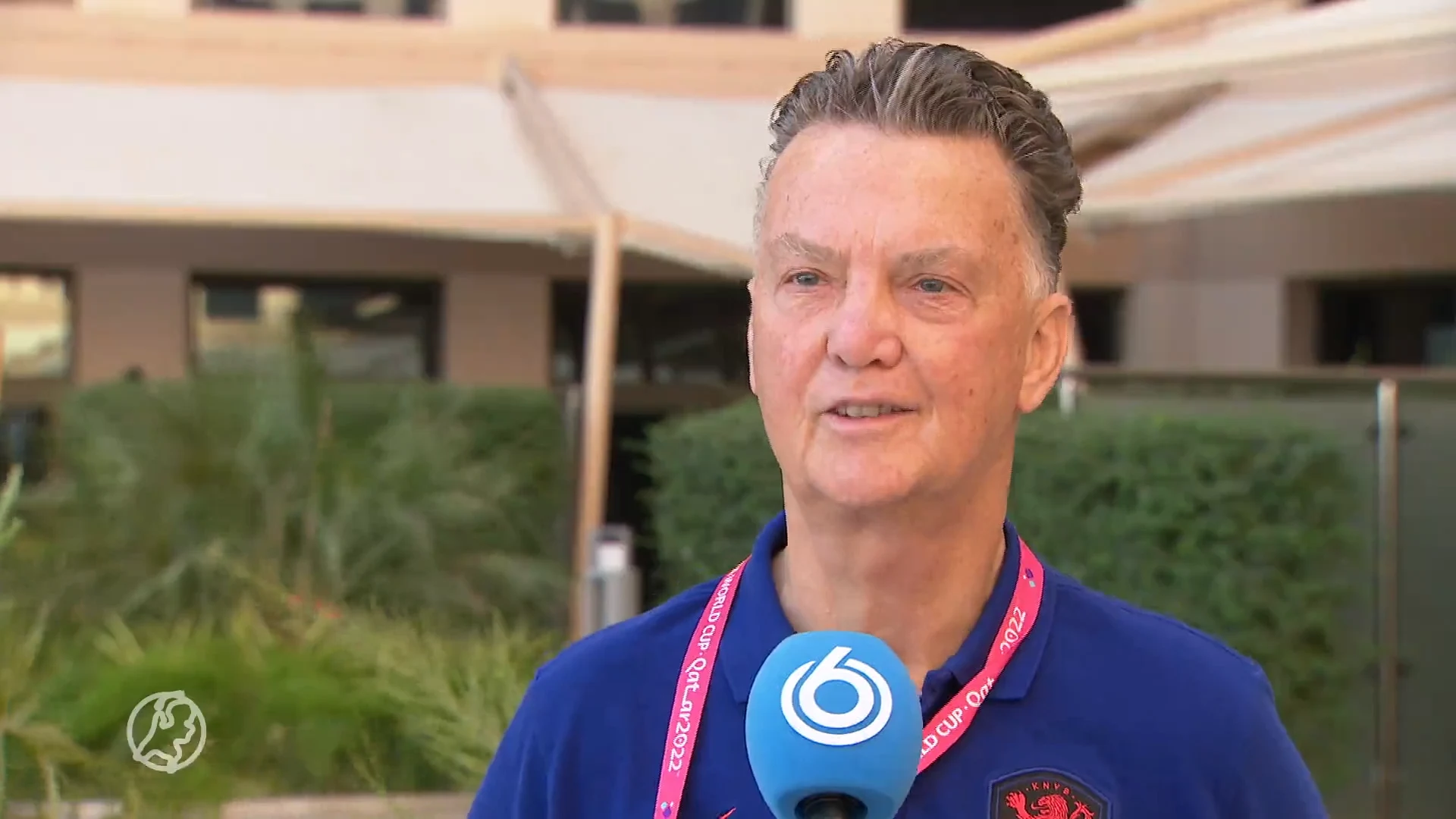 Van Gaal oogt meer ontspannen dan ooit: 'Ik ben heel blij dat Truus erbij is'