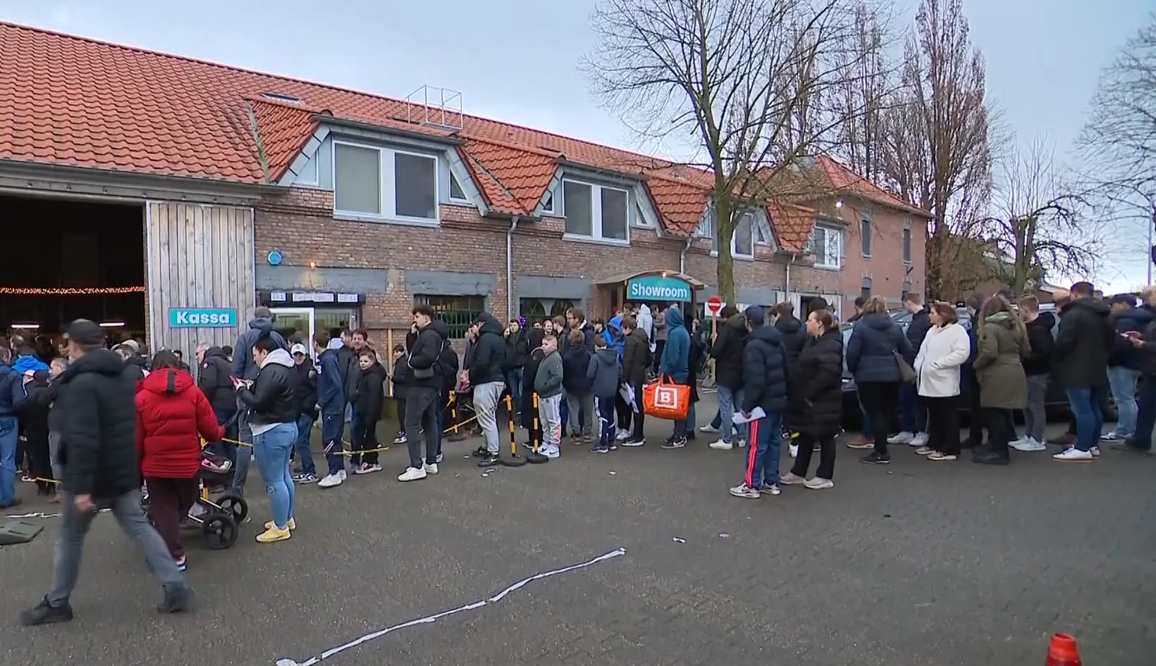 Massale vuurwerkgekte in Duitsland door Nederlanders: 'Kind-gevoel komt naar boven'