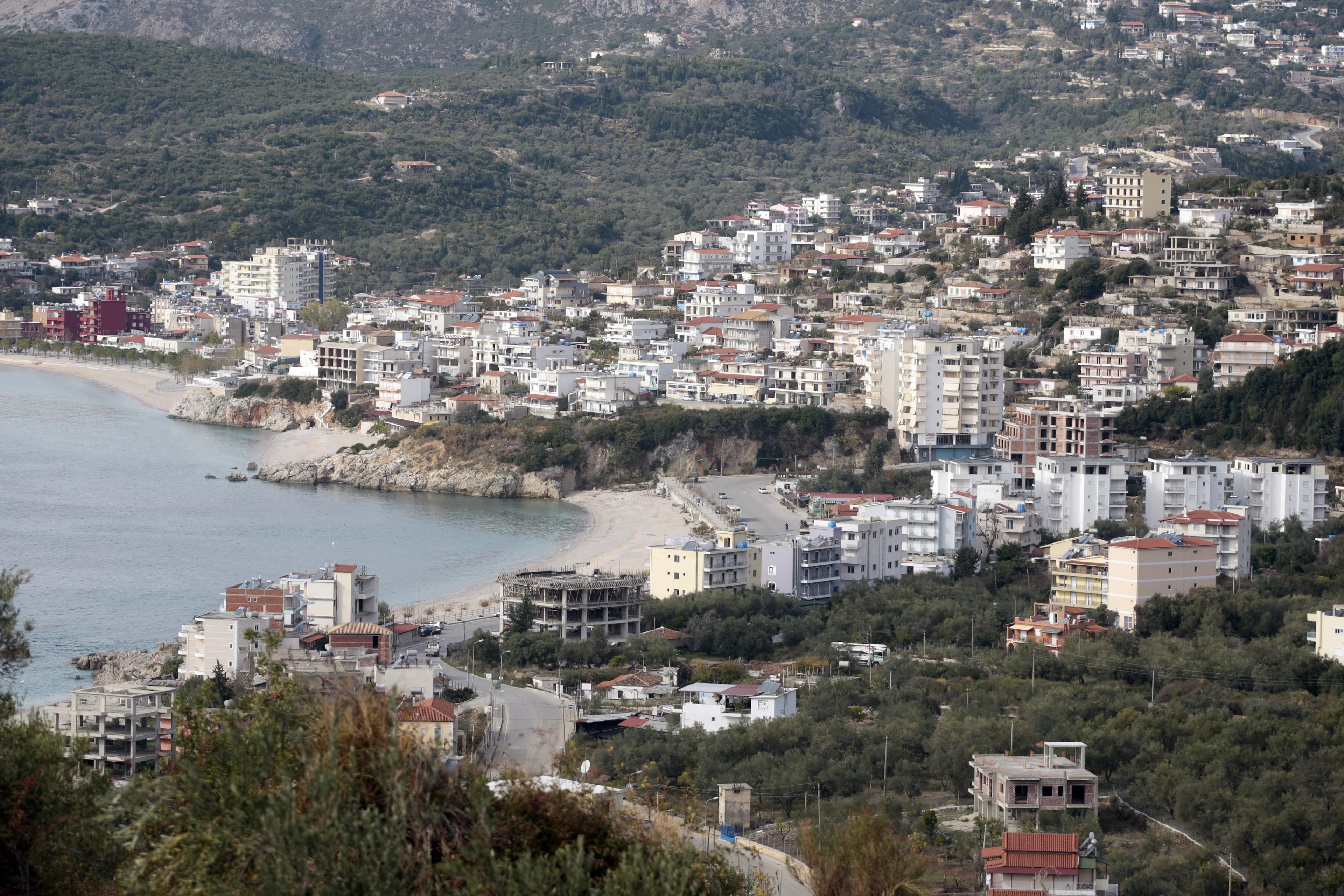 Nederlandse vrouw (23) overleden na val van 30 meter in Albanië