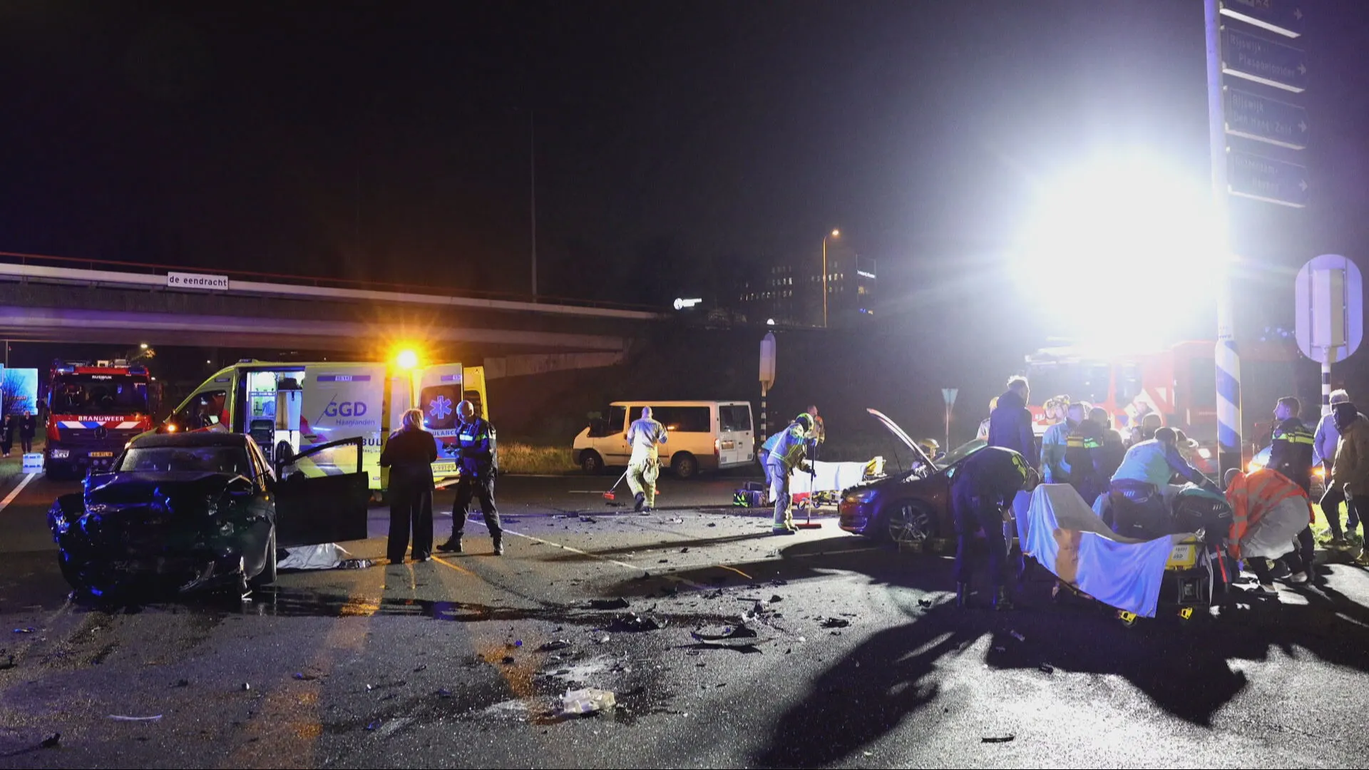 Ravage bij zwaar auto-ongeluk in Rijswijk