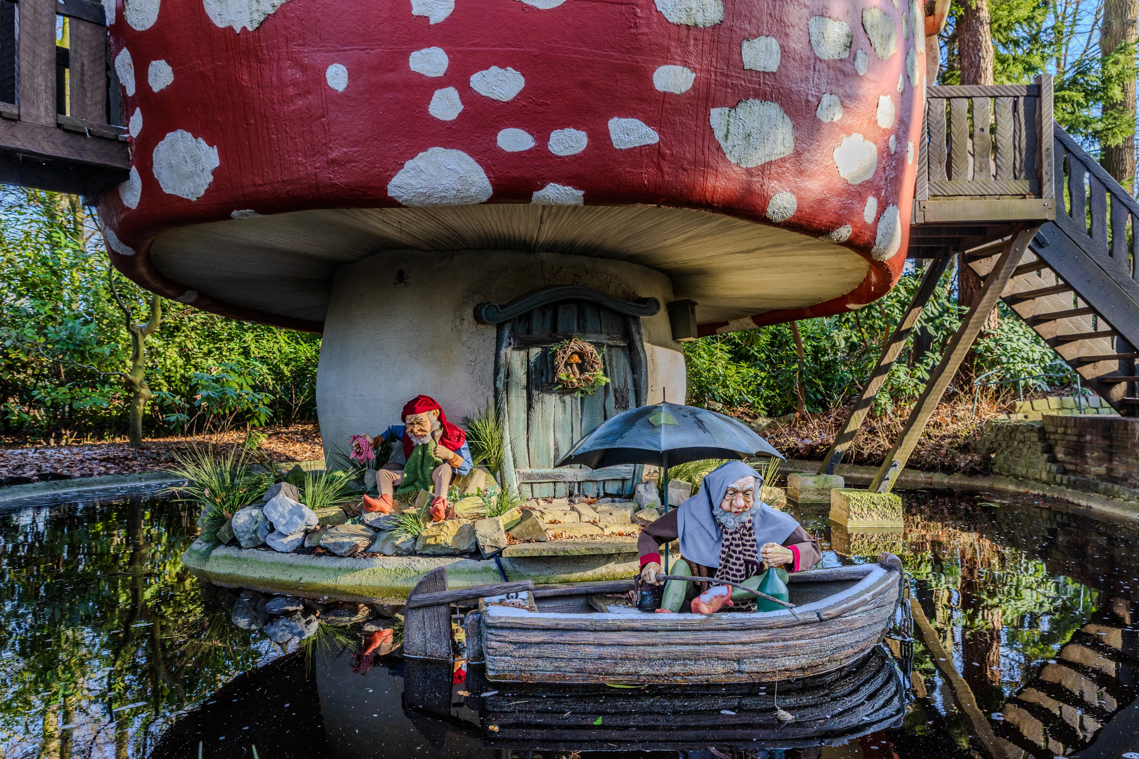 Rode oortjes: Efteling boos om opname pornovideo in Sprookjesbos