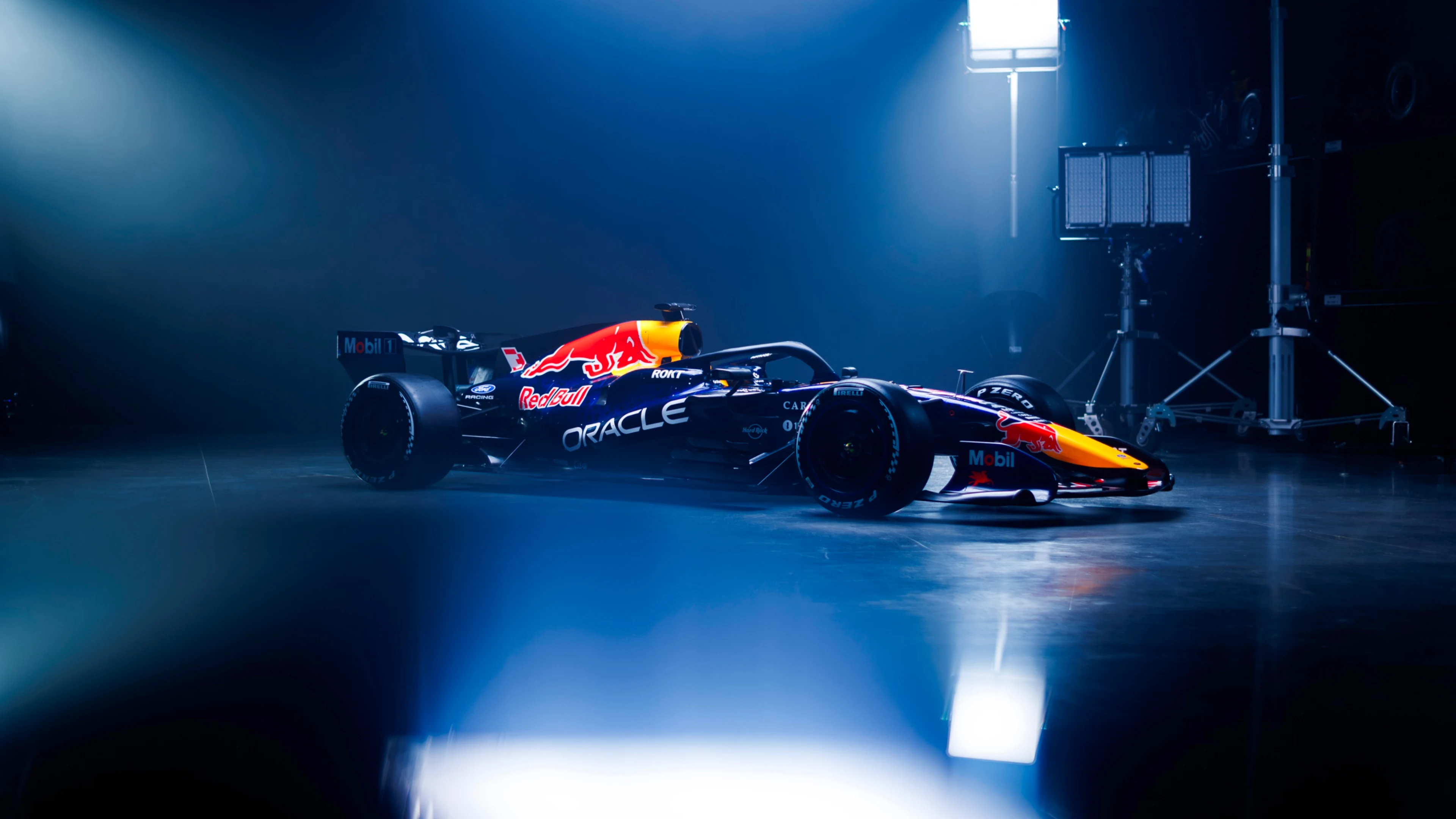 Glanzender en met andere motor: dit is Verstappens nieuwe Red Bull