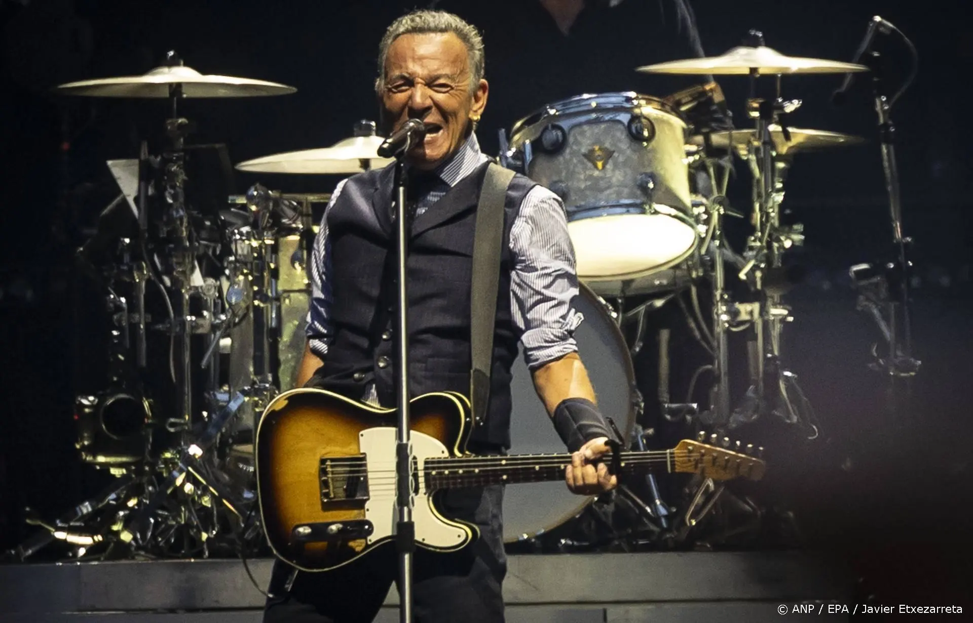 Bezoekers concert Bruce Springsteen vlak over Nederlandse grens gewond door vallend metaal