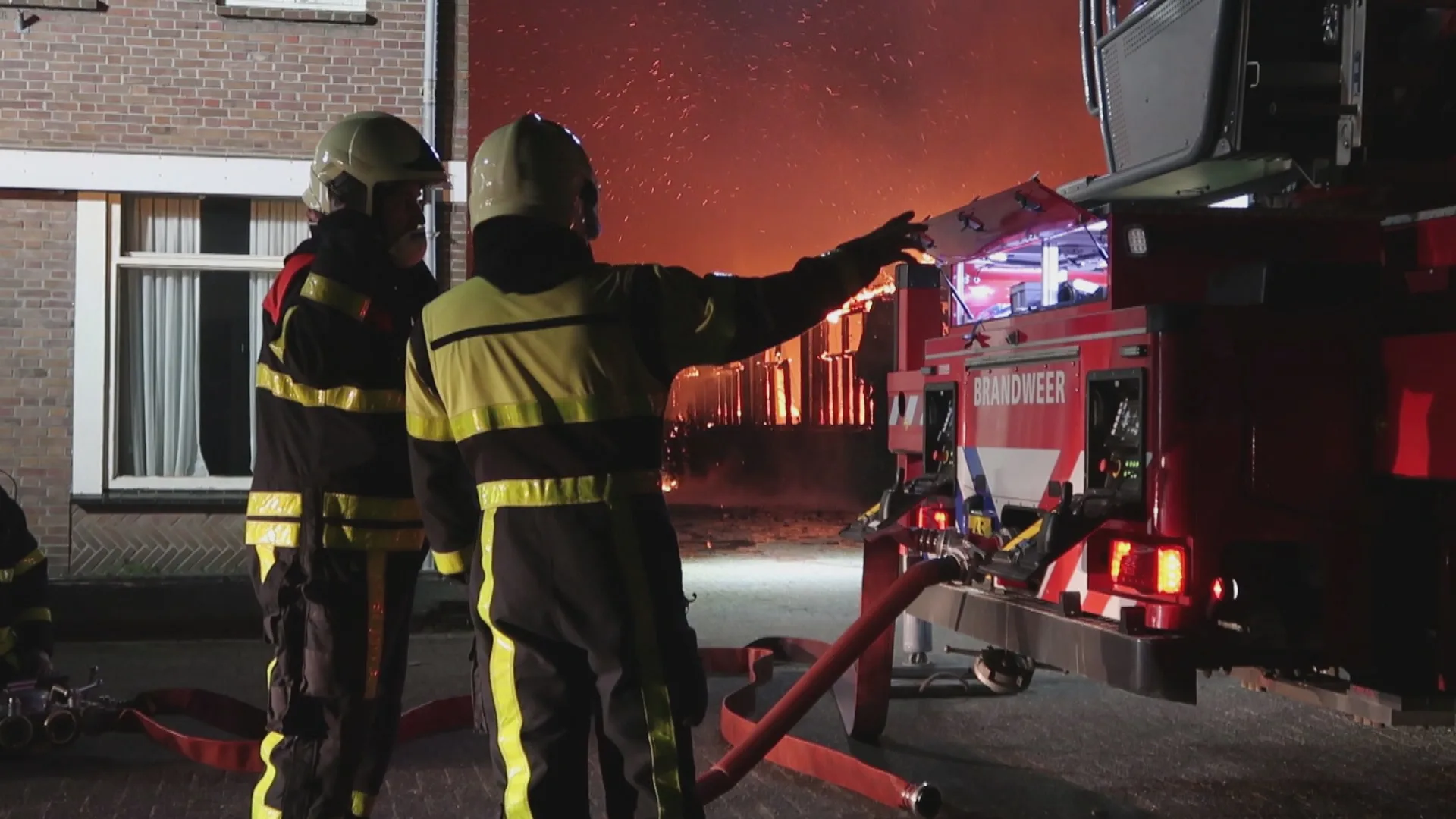 Etten-Leur opgeschrikt door grote brand in feestzaal voormalig café Gerrit Roovers