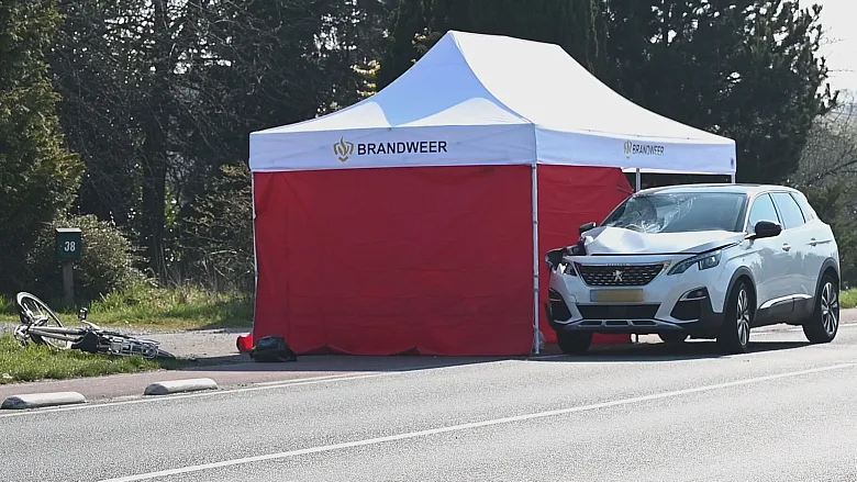 Jongen (16) op fiets overleden na aanrijding in Tilburg