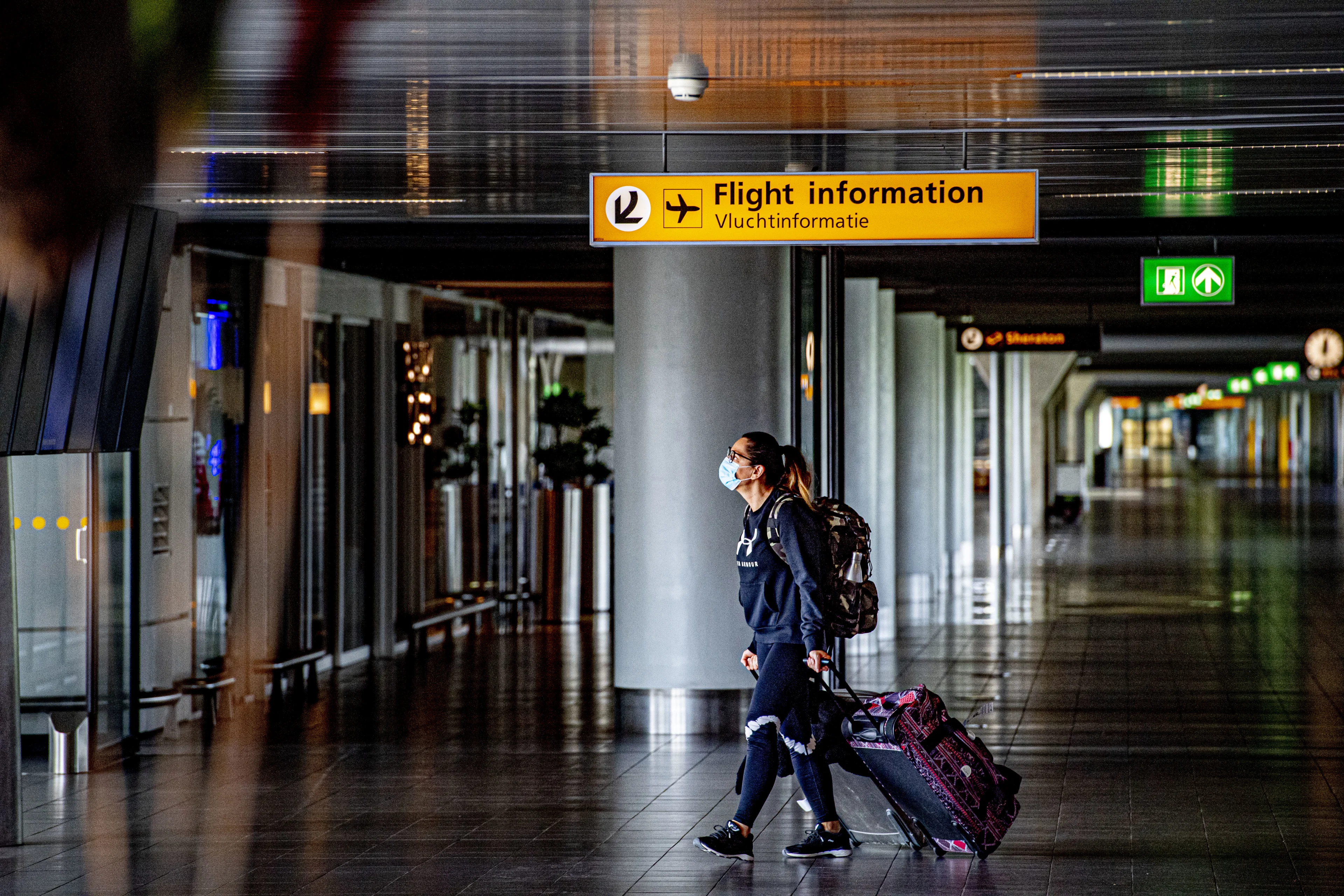 'Gedupeerde reizigers die geen voucher willen moeten geld terugkrijgen'