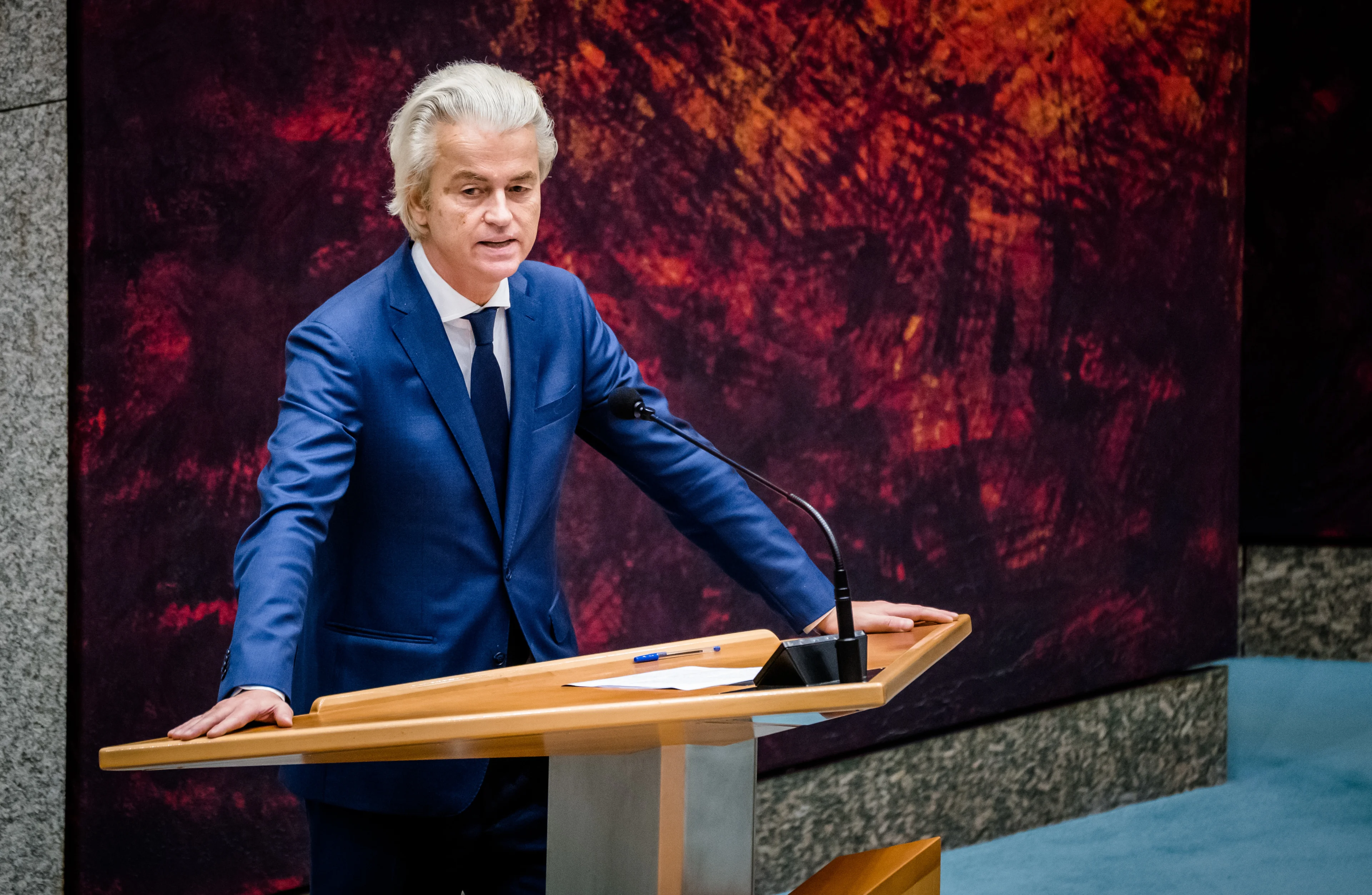 Wilders wil ministerie van de-islamisering en opsluiten illegalen