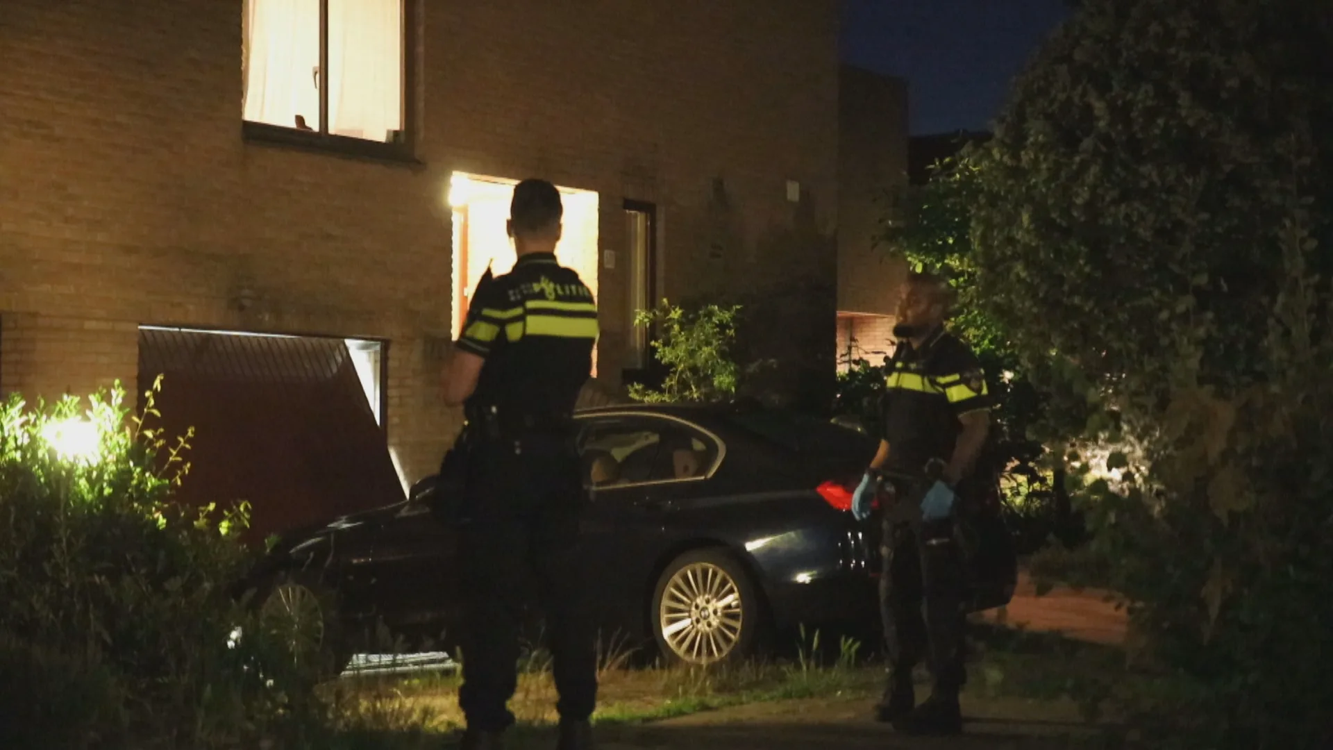 Bejaard stel gewond na gewelddadige woningoverval in Amsterdam