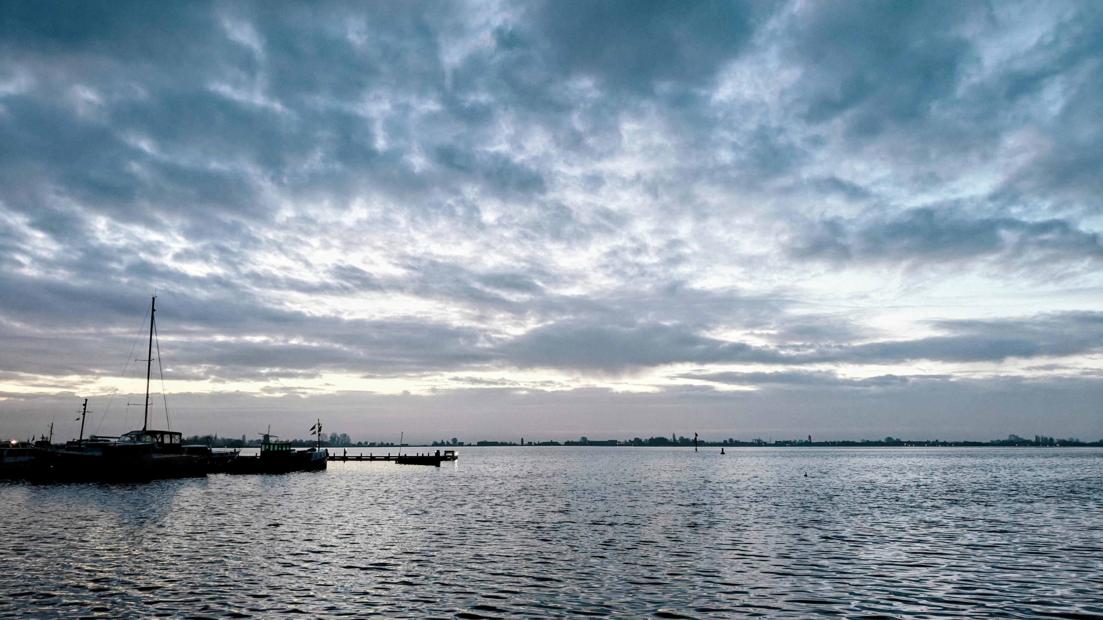 April begint met fraaie lentedag, paasweekend droog en warmer