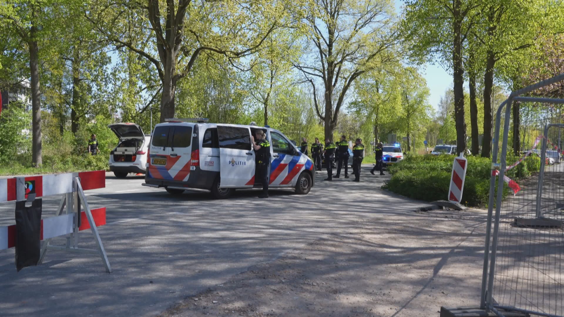 Politie schiet op auto bij achtervolging in Groningen, man (32) aangehouden