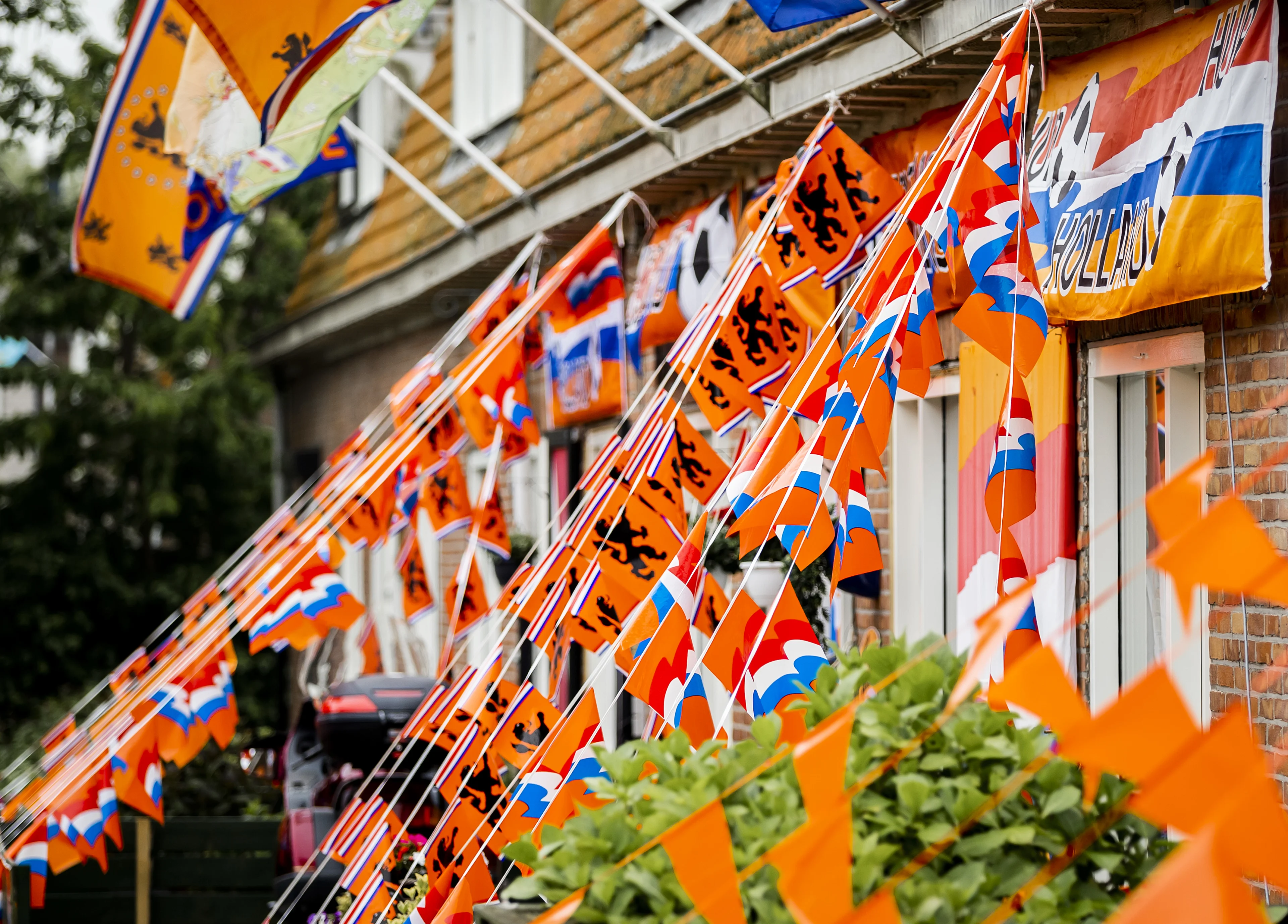 Nederlanders massaal aan de EK-pool, maar: 'Uiteindelijk wint de koffiejuffrouw altijd'