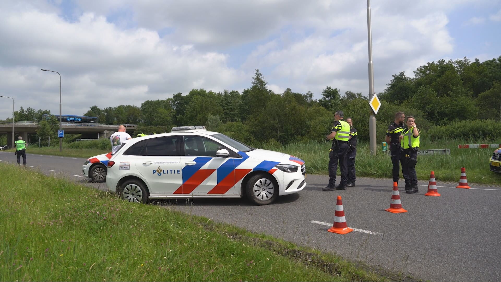 Verdacht pakketje langs A7 bij Boerakker, weg deels afgezet