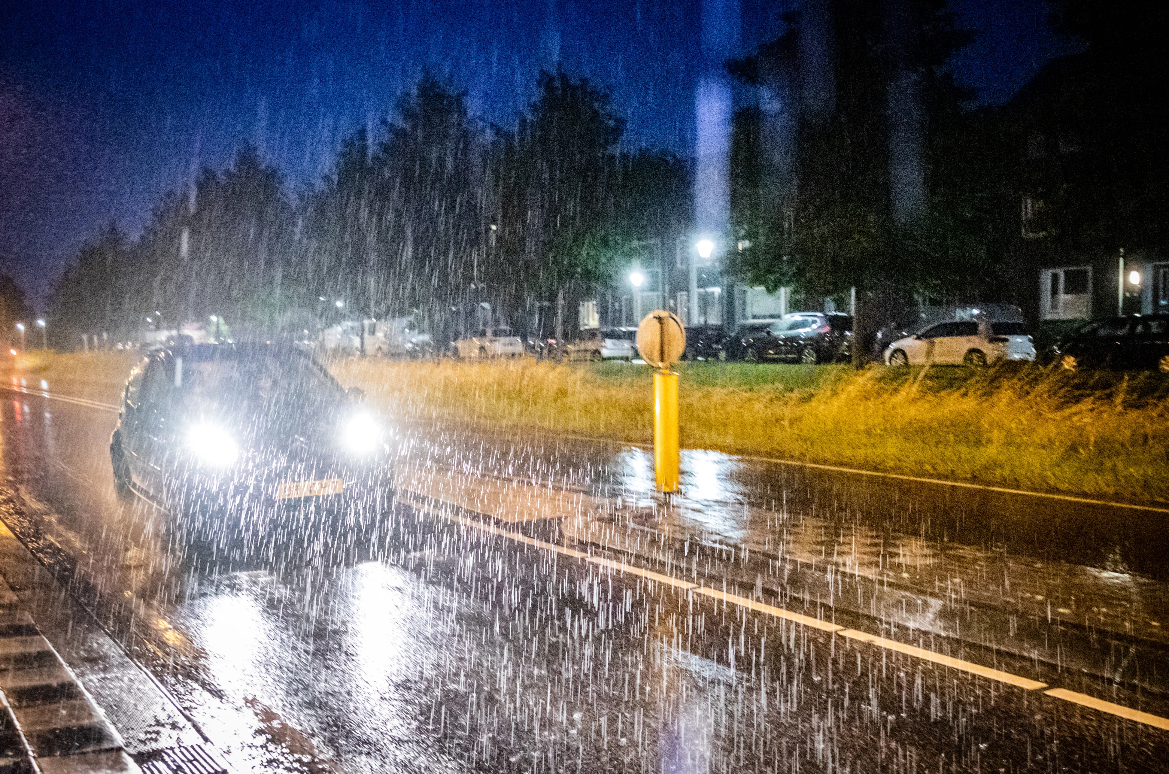 KNMI waarschuwt voor zware onweersbuien in Zeeland, 'hagelstenen tot 2 cm'
