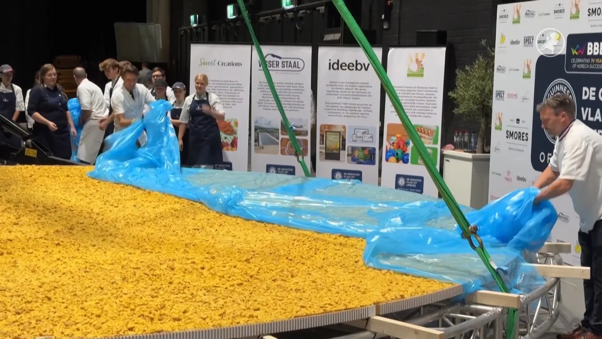 Nederland is wereldrecord rijker: grootste vlaai ooit