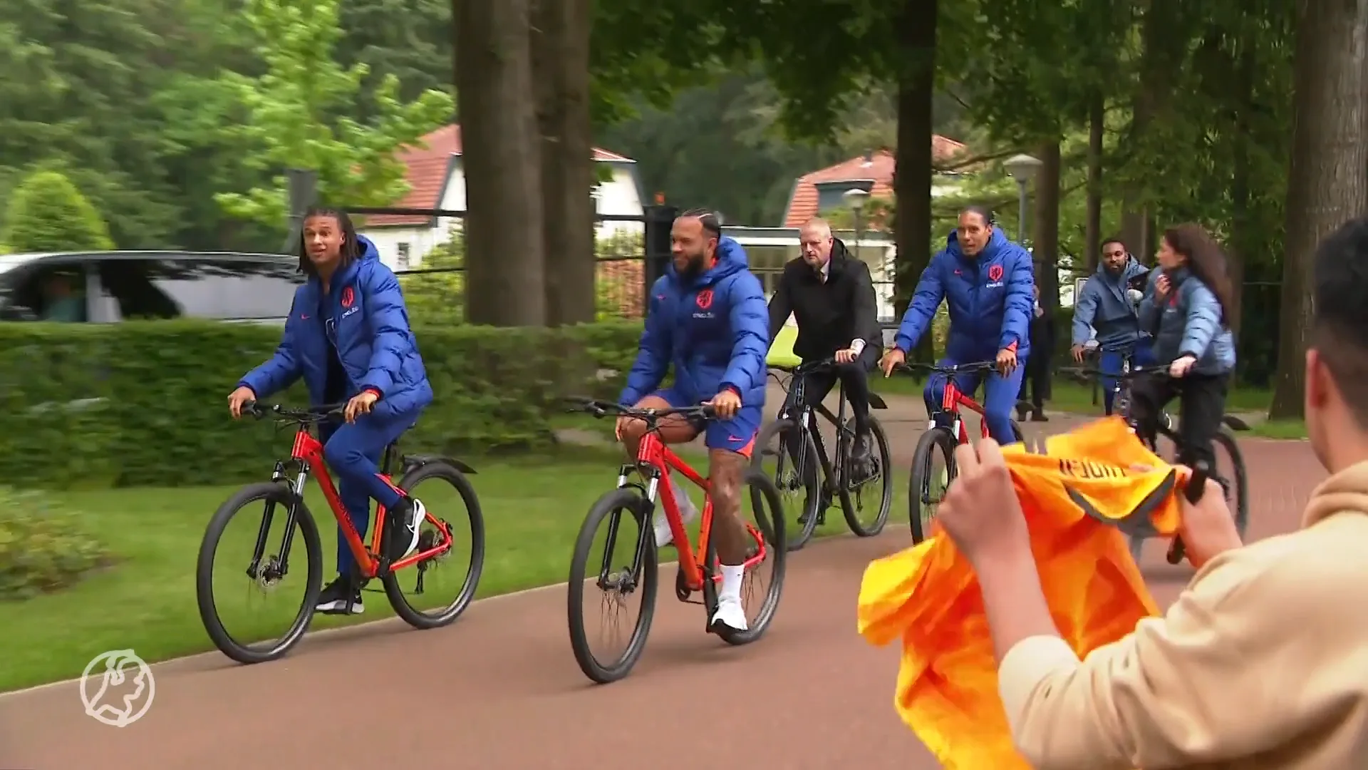 Oranjespelers hebben vol vertrouwen in EK, hebben de oranjefans dat ook? 