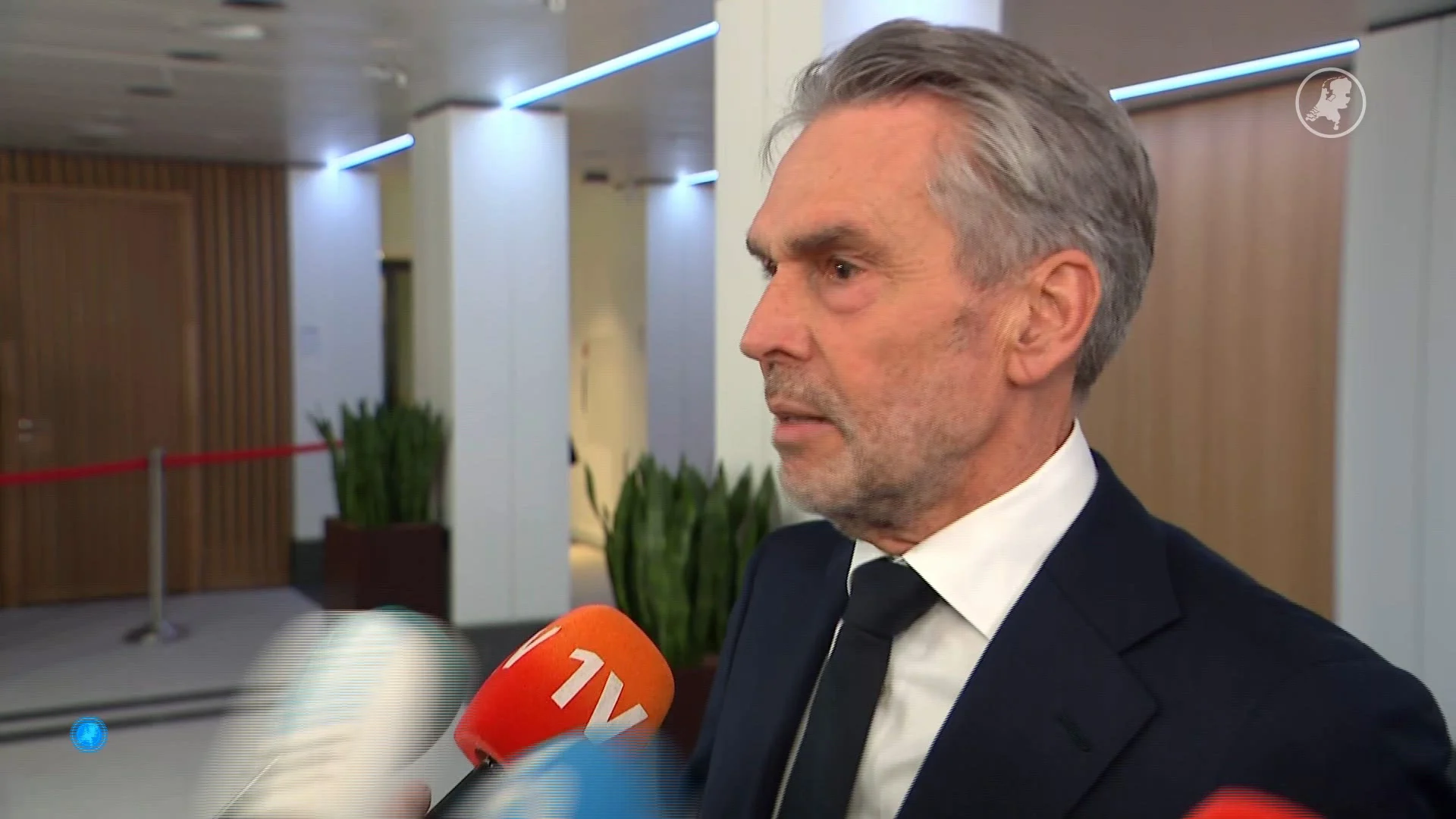 Einde van kabinet Schoof I gevierd met taart: Nederlanders minder positief