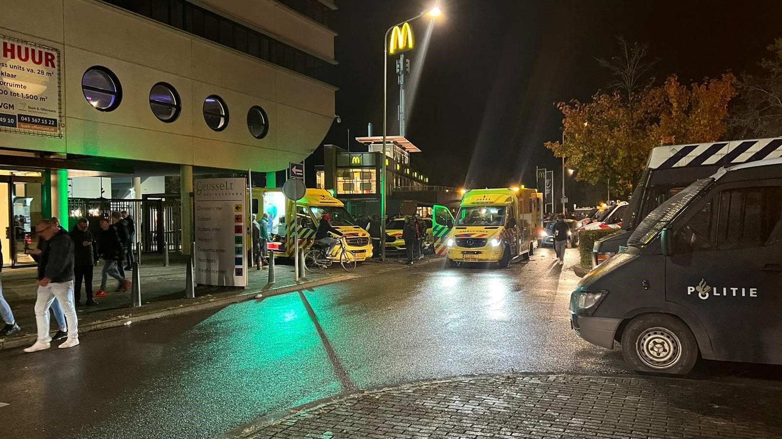 Minister aan gewelddadige voetbalfans: ga op kickboksen