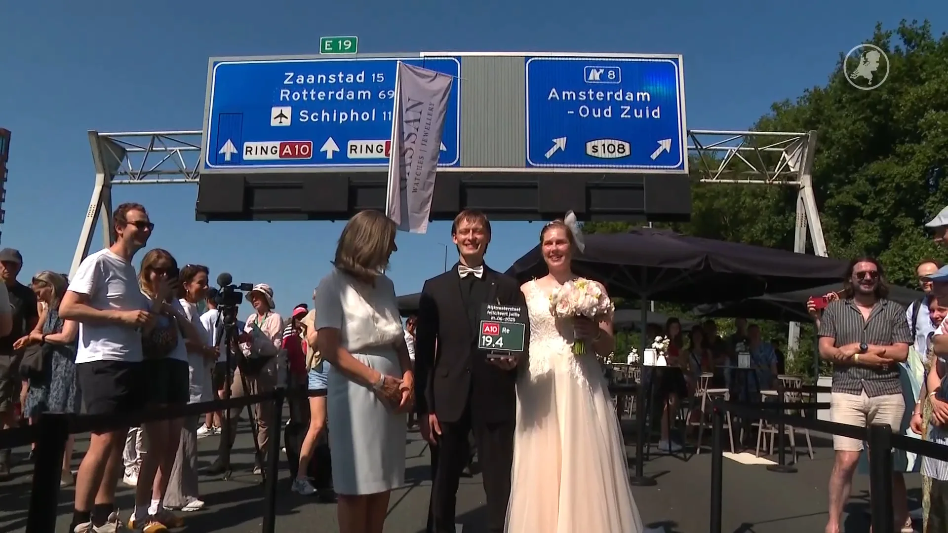 Ringen uitgewisseld bij huwelijken op de Ring in Amsterdam