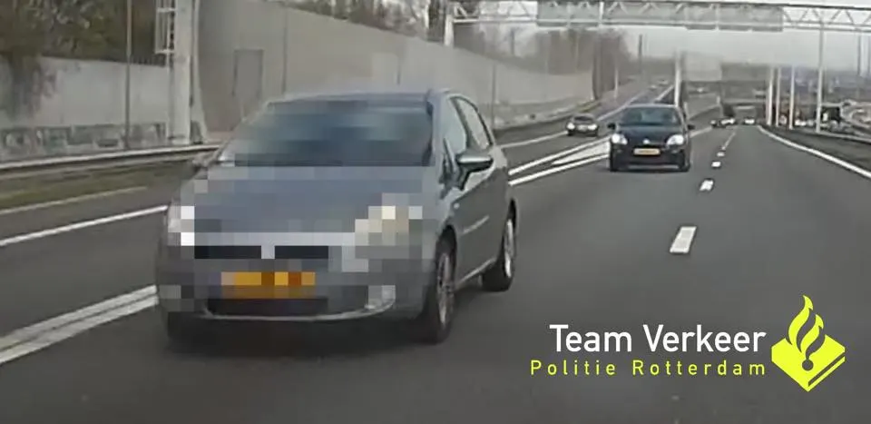 Oom laat zijn neefje (15) rijden op snelweg in Rotterdam