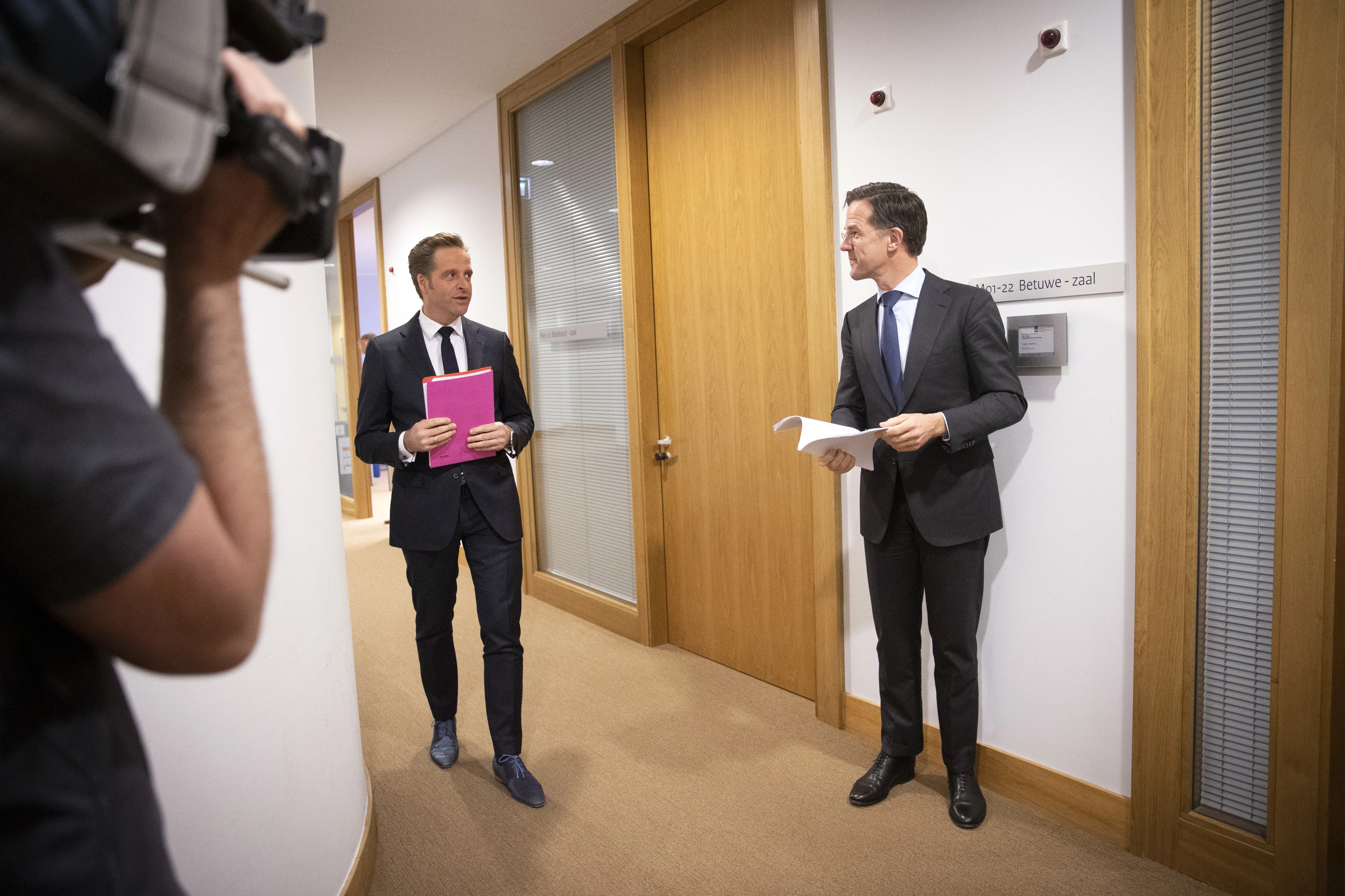 Vertrouwen in coronabeleid iets toegenomen na aankondiging versoepelingen