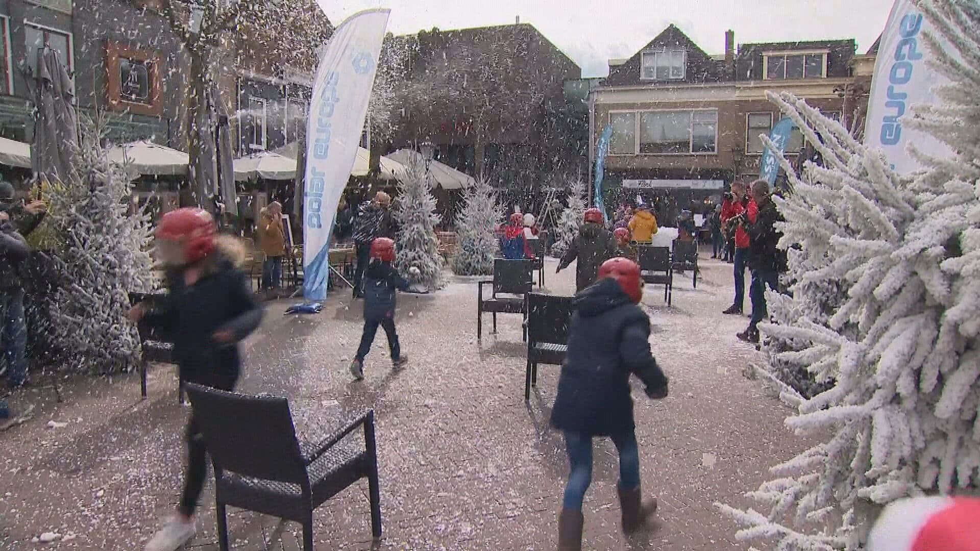 'Witte kerst' op 1 april: Kampen omgetoverd tot kerstmarkt